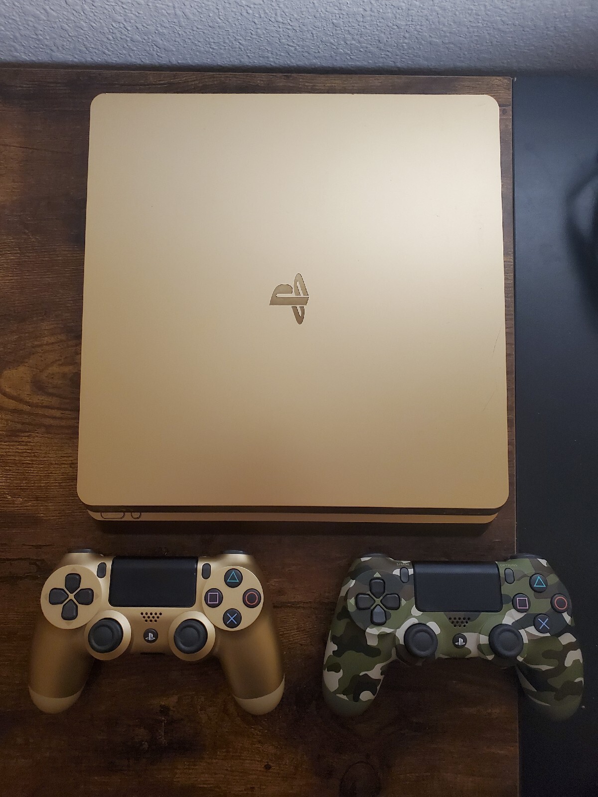 Ps4 500gb slim Gold