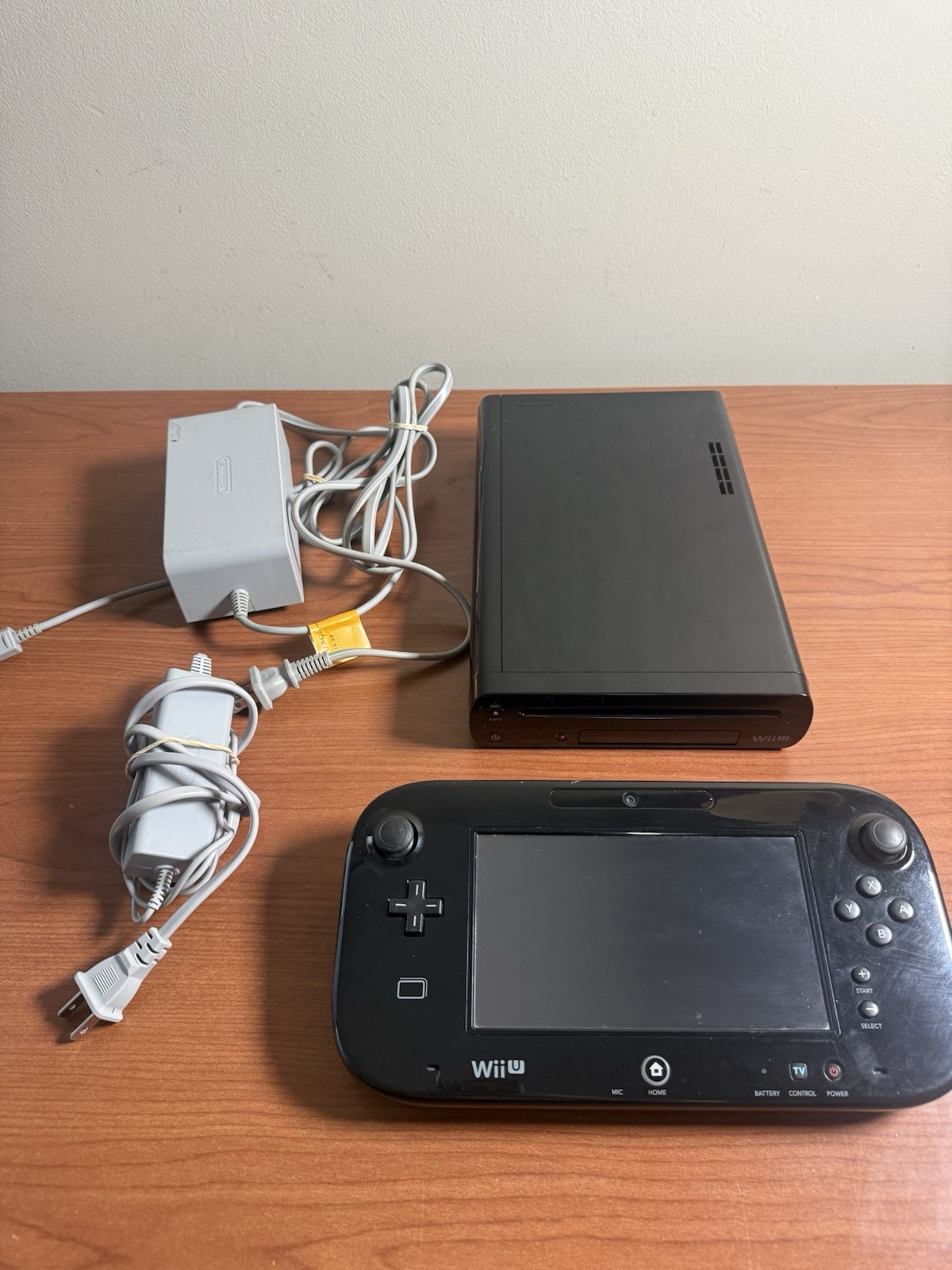 Nintendo Wii U 32GB Console Deluxe Set – Black W Cords