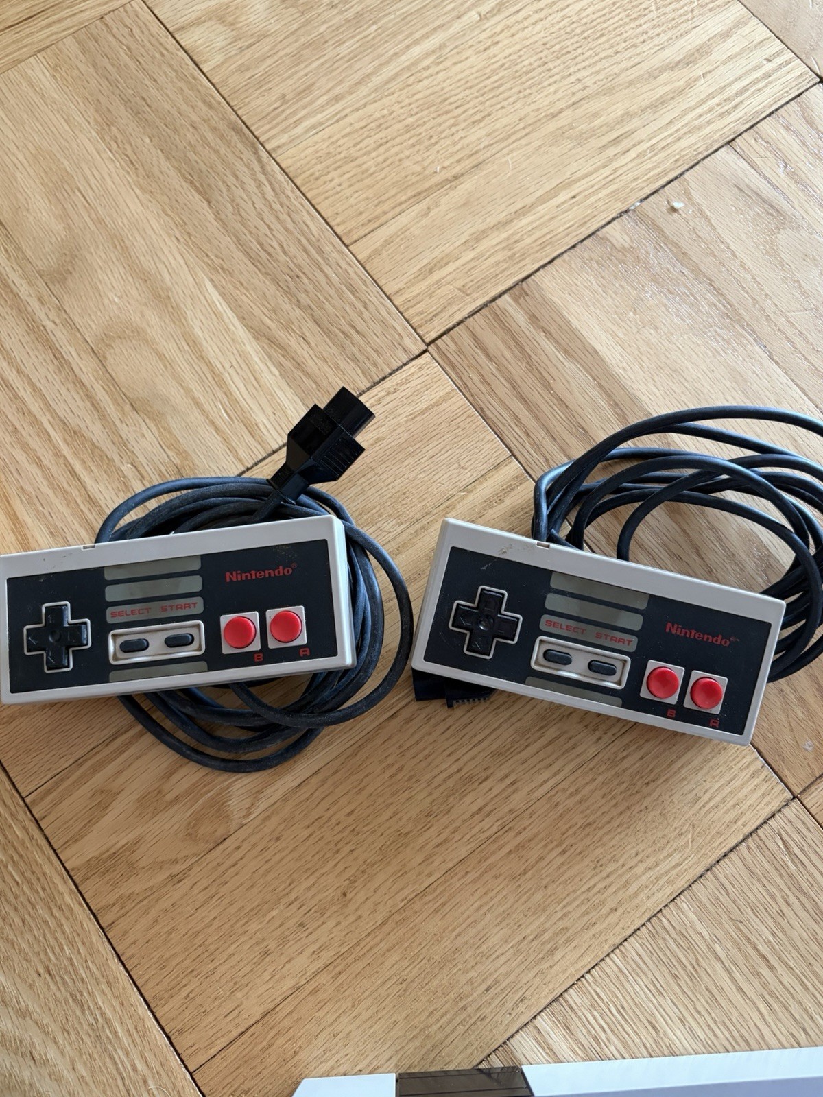 Nintendo Entertainment System NES Original Console Bundle Zapper Controllers