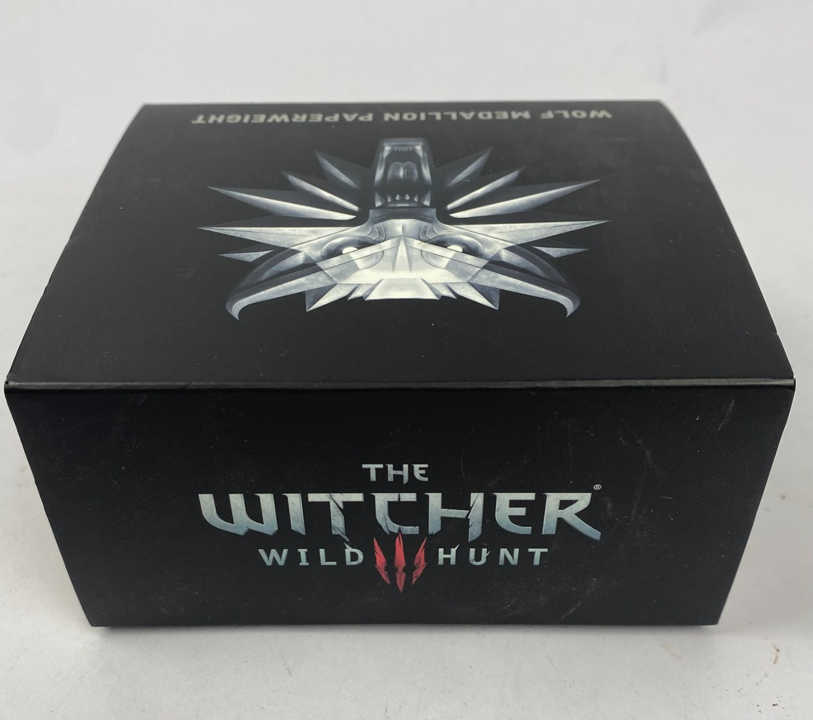 The Witcher 3 Wild Hunt Wolf Medallion Metal Paperweight Dark Horse Deluxe w Box