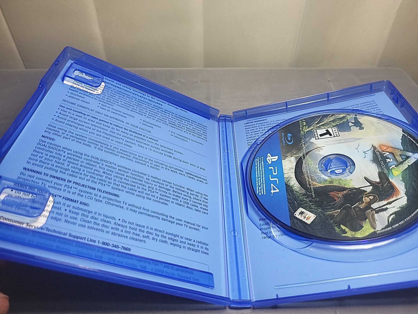 Studio Wildcard Ark: Survival Evolved (Sony PlayStation 4, 2017)