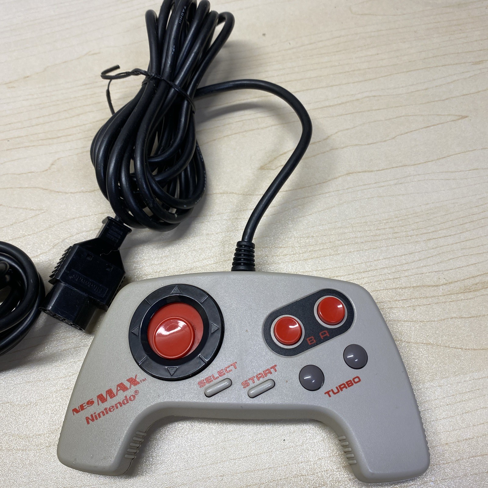 Lot of 5 OEM Nintendo NES Controllers 4 Rectangular NES-004, 1 Max NES-027 READ