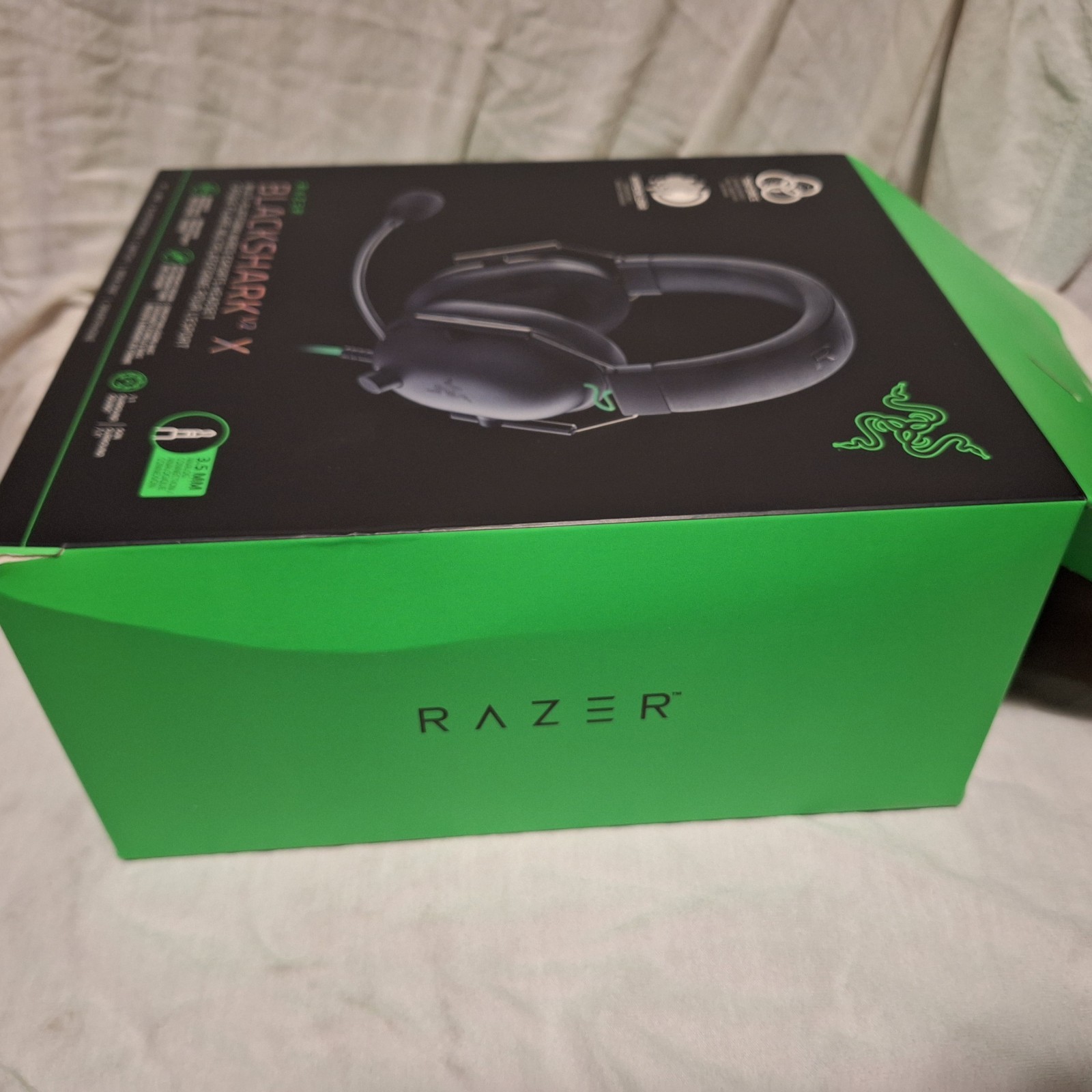Razer Blackshark V2 X Black Over the Ear Gaming Headset Wired Lightly Used w/Box