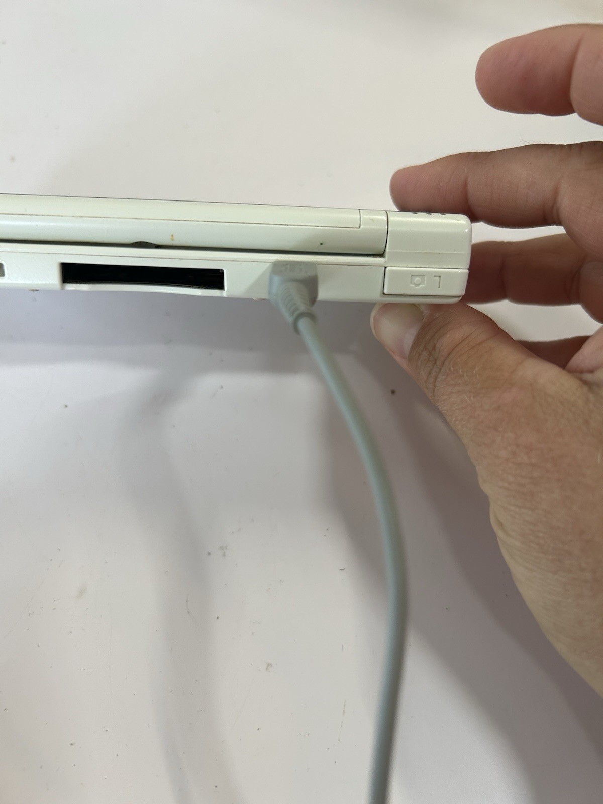 Nintendo DSi White With Print Cover Handheld System with 7 Games