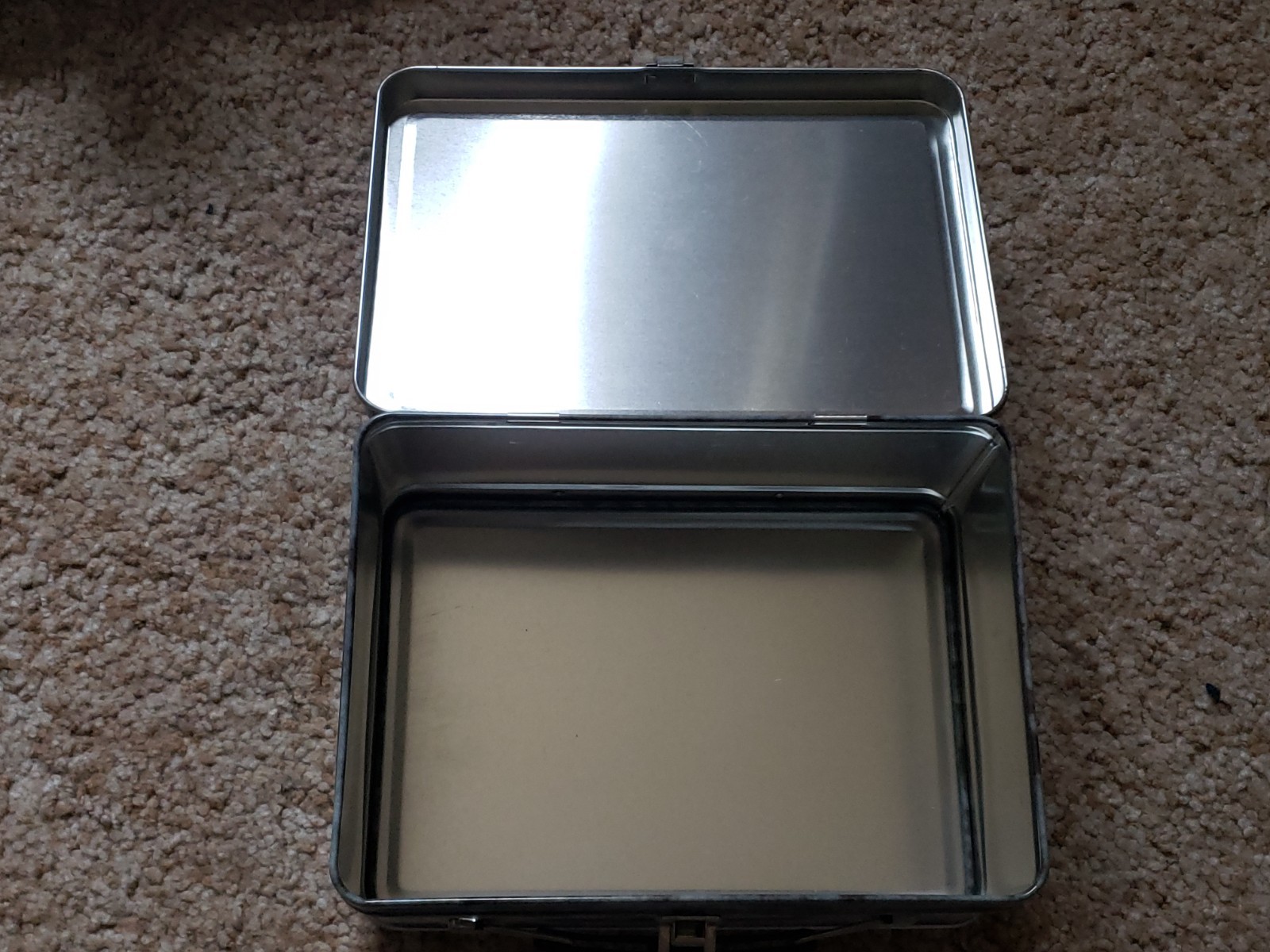 Fallout 3 Collector’s Edition Lunchbox & New Vegas Platinum Chip NO GAMES XBOX