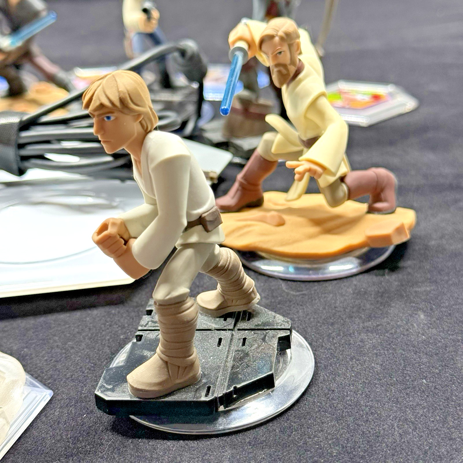 Disney Infinity Portal Base Pad Xbox PC Tested 11 Figures and 7 Discs Not Tested