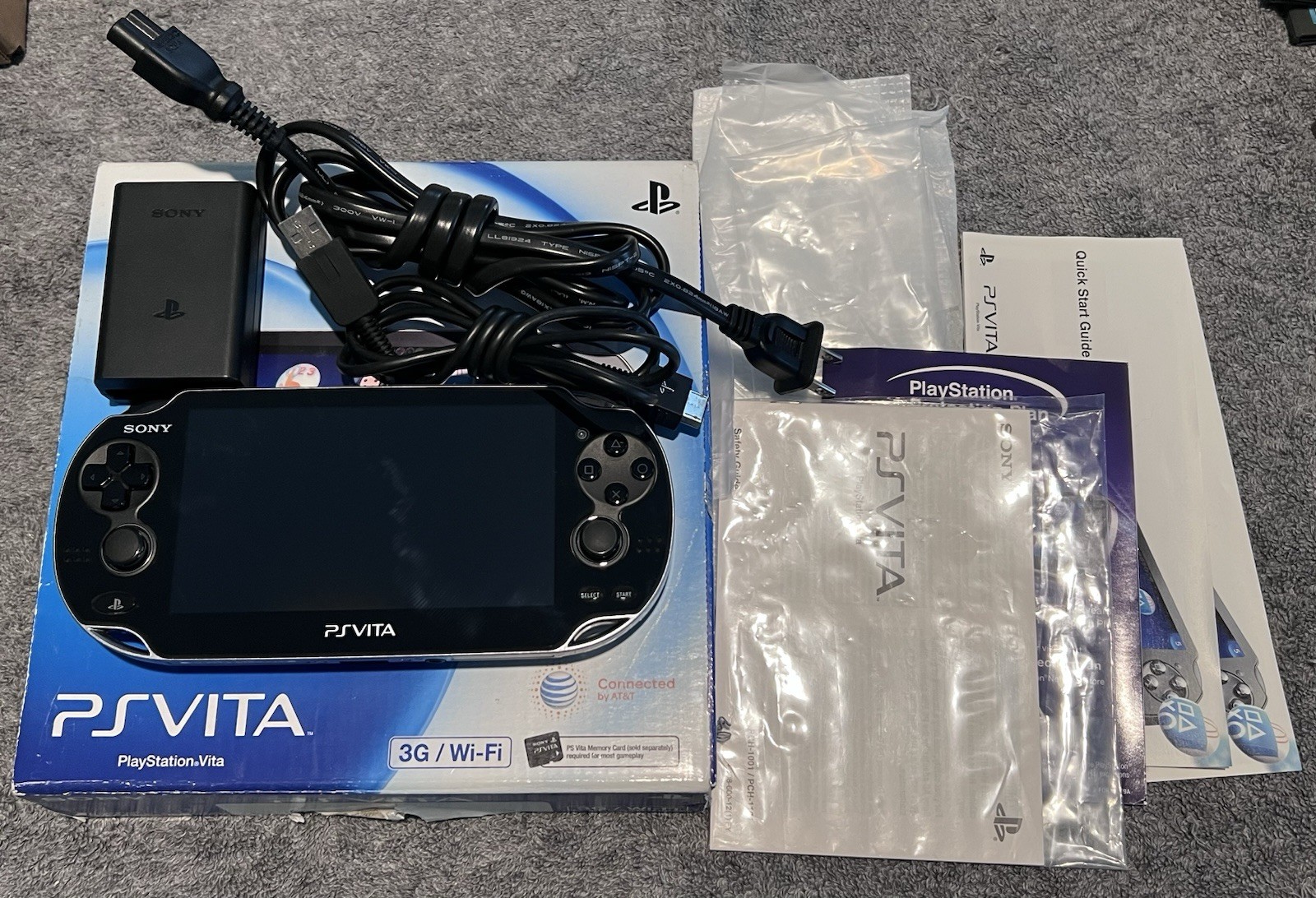 PlayStation Vita PCH-1101 COMPLETE IN BOX Manual Inserts Tested 4GB Memory Card
