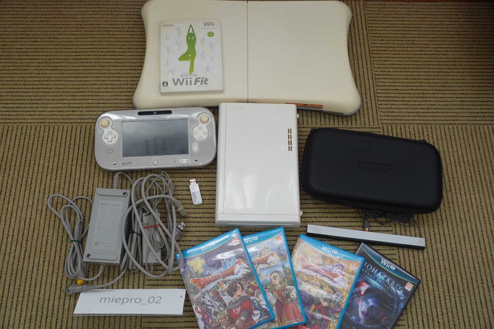 Nintendo WiiU 32GB white WUP-001 working item software wii fit etc… JAPAN
