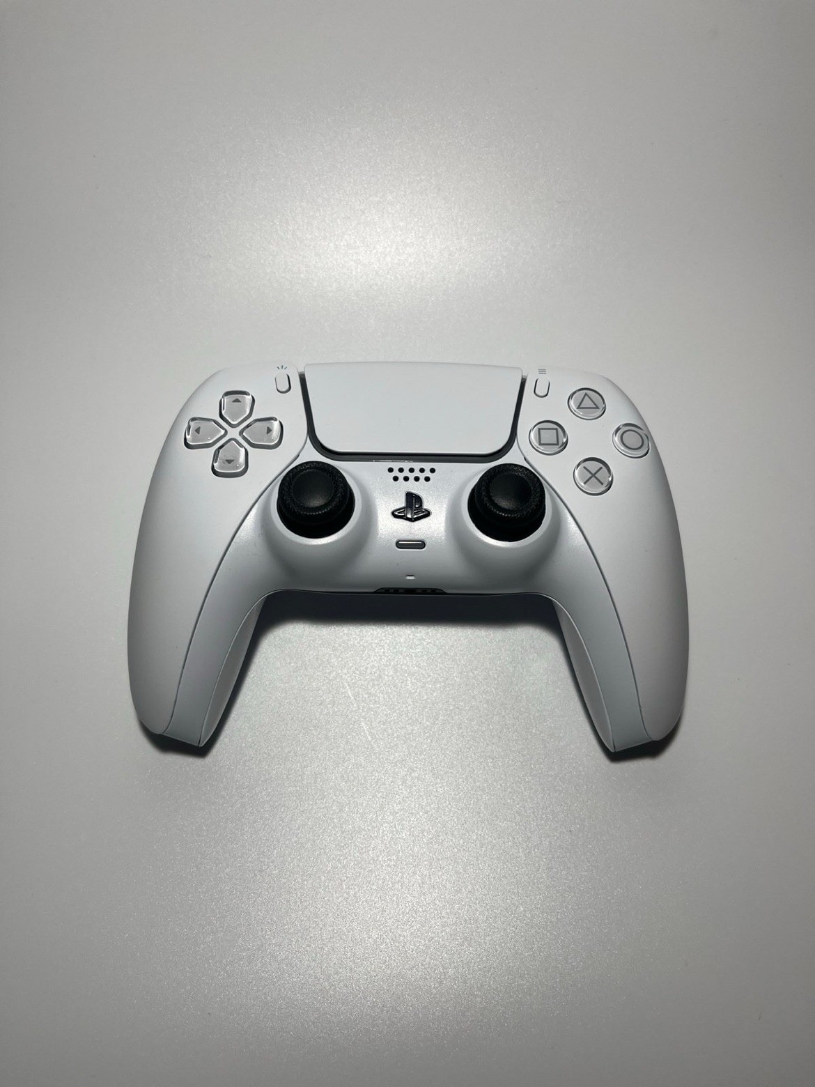 White PS5 Controller – UPGRADED TMR (Zero Drift)