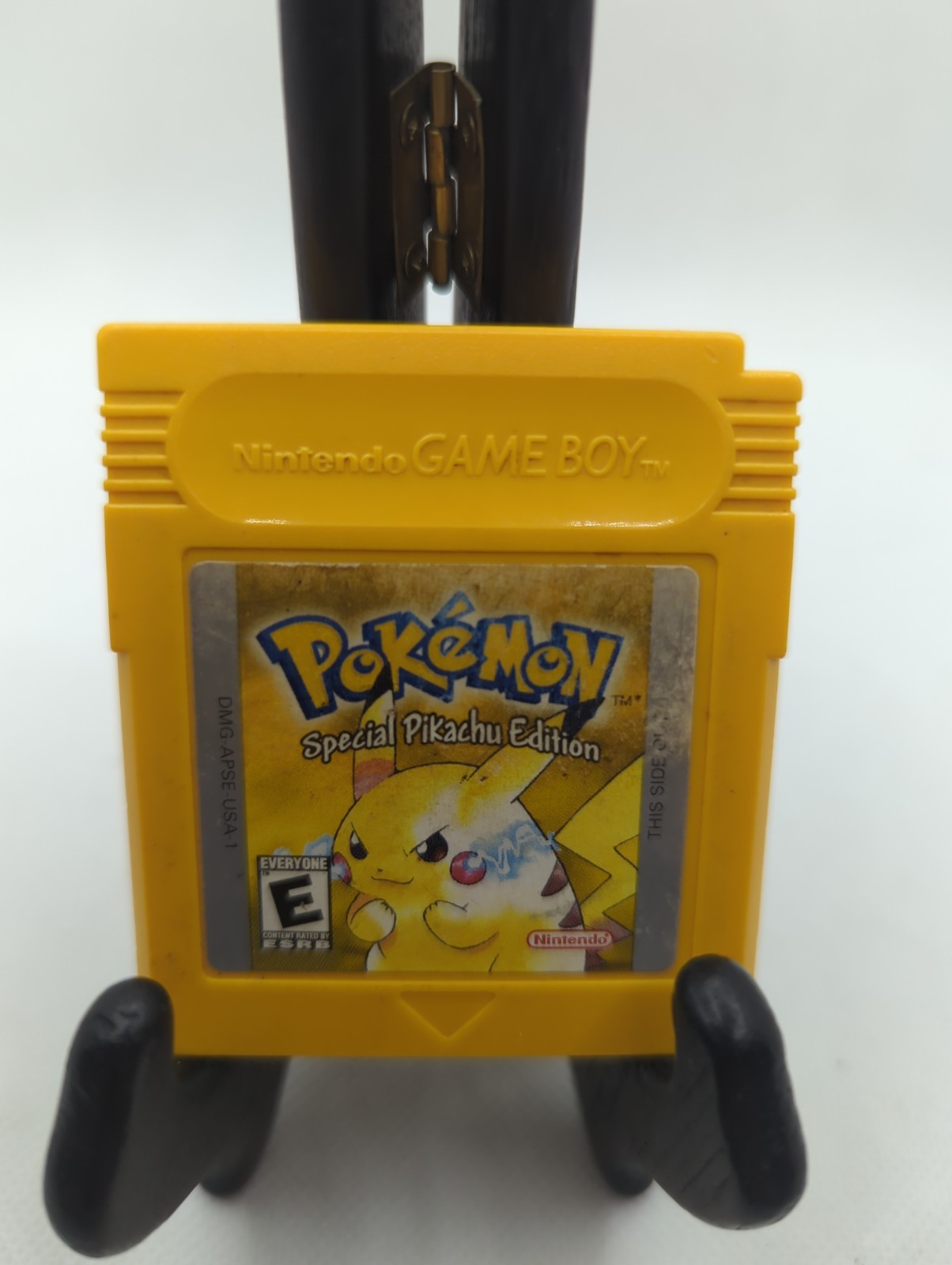 Nintendo GameBoy Pokémon Yellow Pikachu Edition (Nintendo, 1999) *AUTH, GOOD BAT