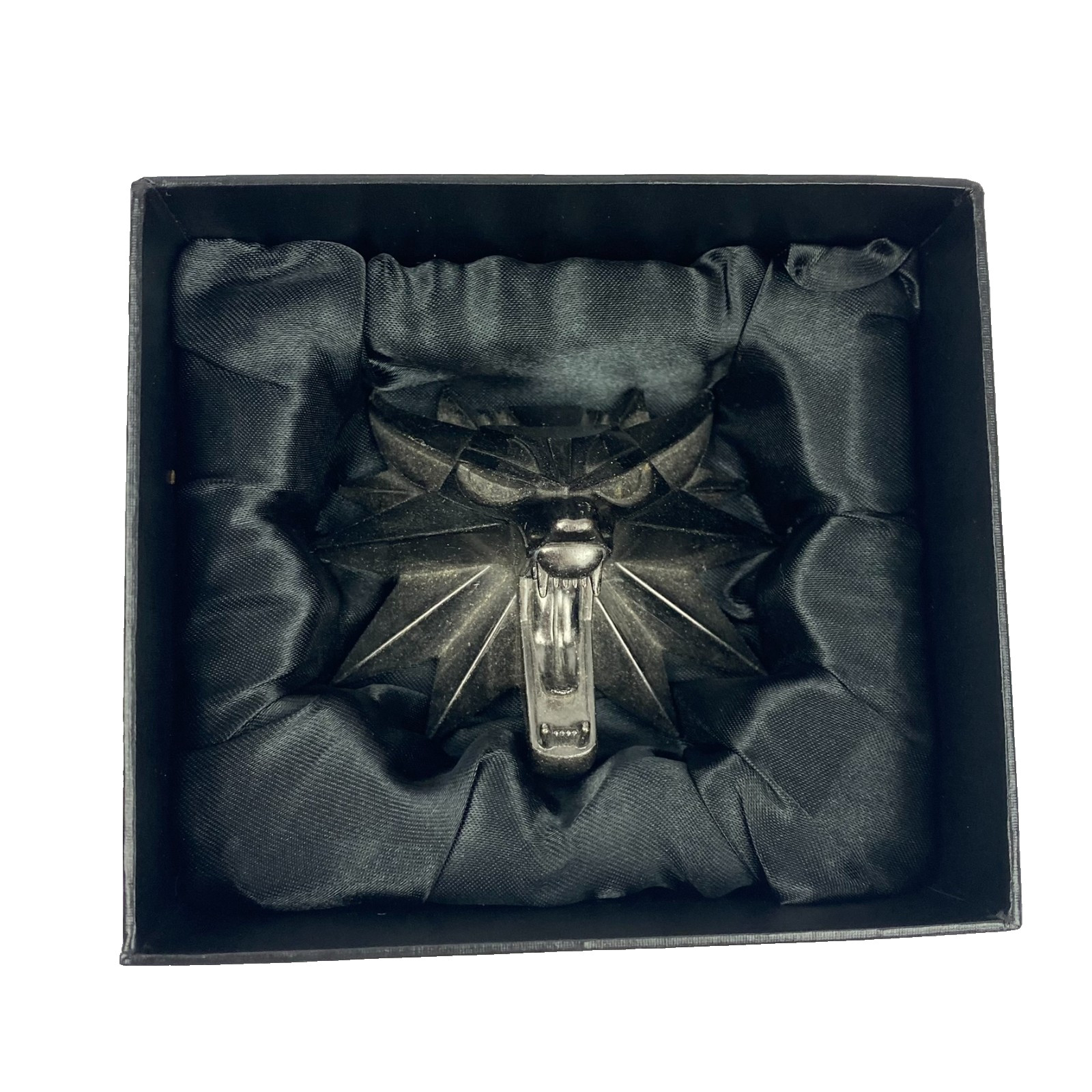 The Witcher 3 Wild Hunt Wolf Medallion Metal Paperweight Dark Horse Deluxe w Box