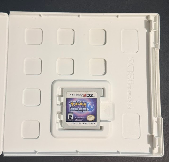Nintendo Pokémon Moon Nintendo 3DS Game with Case