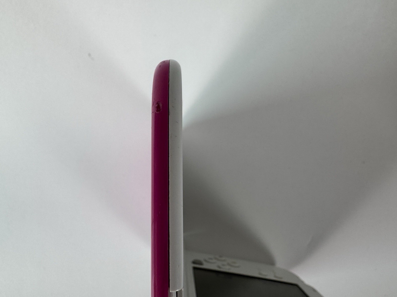 New Nintendo 3DS XL/LL- In English – Pink/White – 64gb- w/new charger