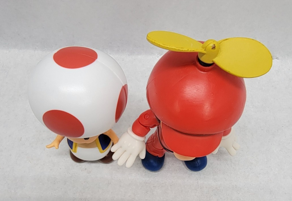 Jakks Super Mario Lot: 2018 4.5″ Propeller Mario, 2021 3″ Toad + Star & Mushroom
