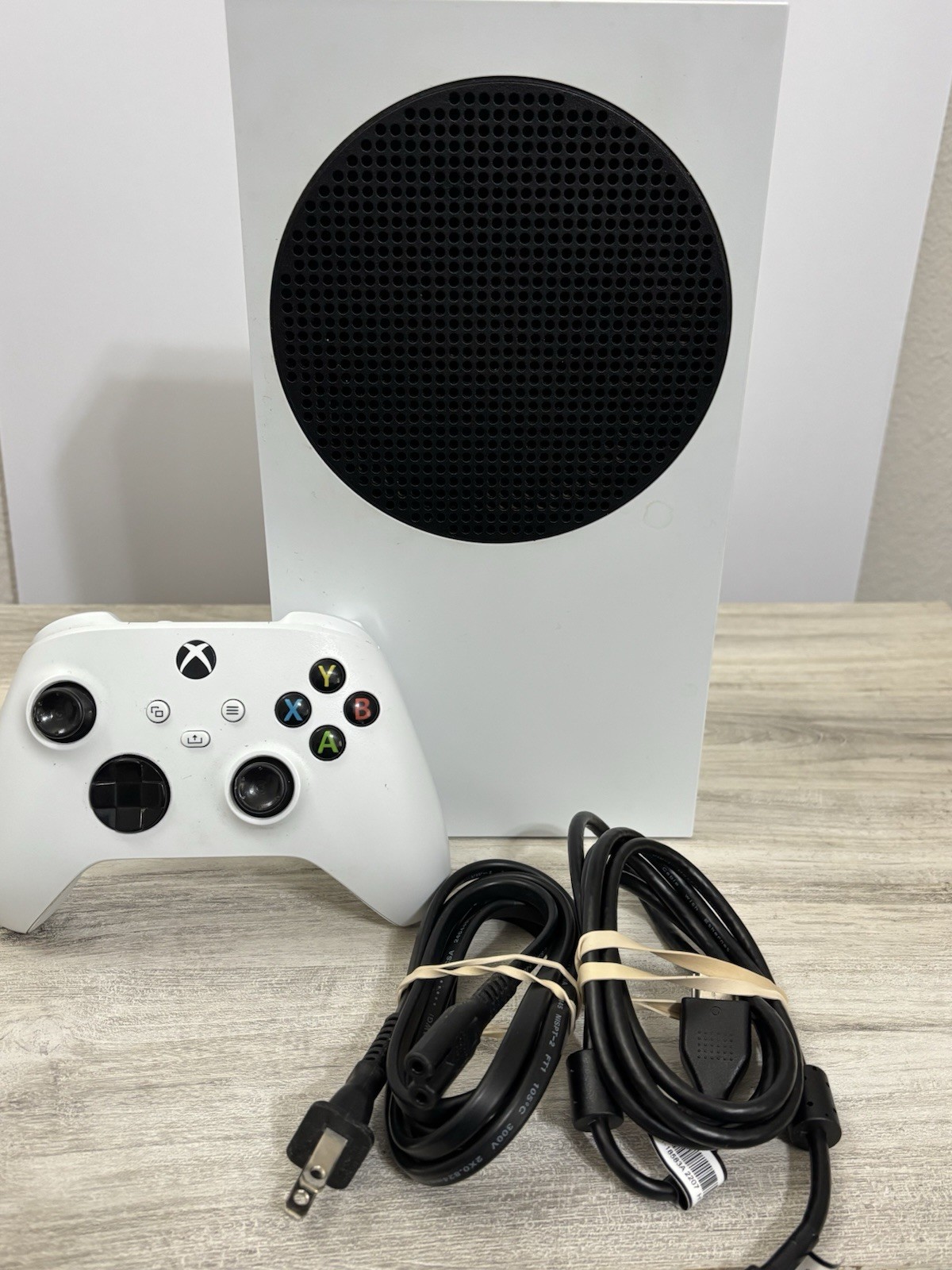 Microsoft Xbox Series S 512GB – Used Good Condition – Includes Controller