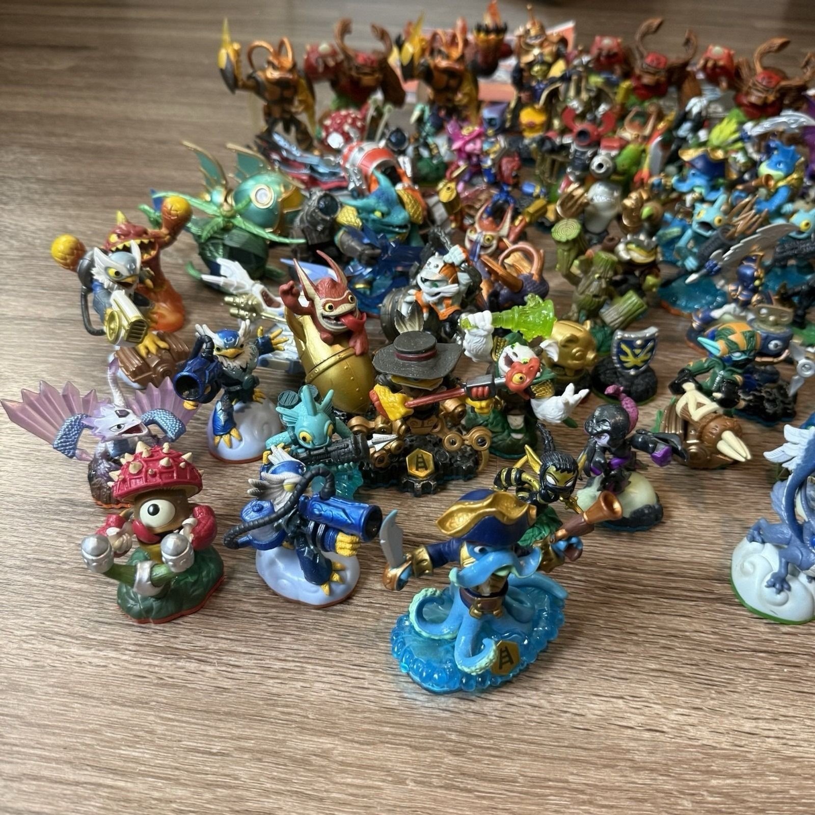 Skylanders Lot Of 84 Figures, Vehicles, Portals & Books! Trap Force, Spyro MORE