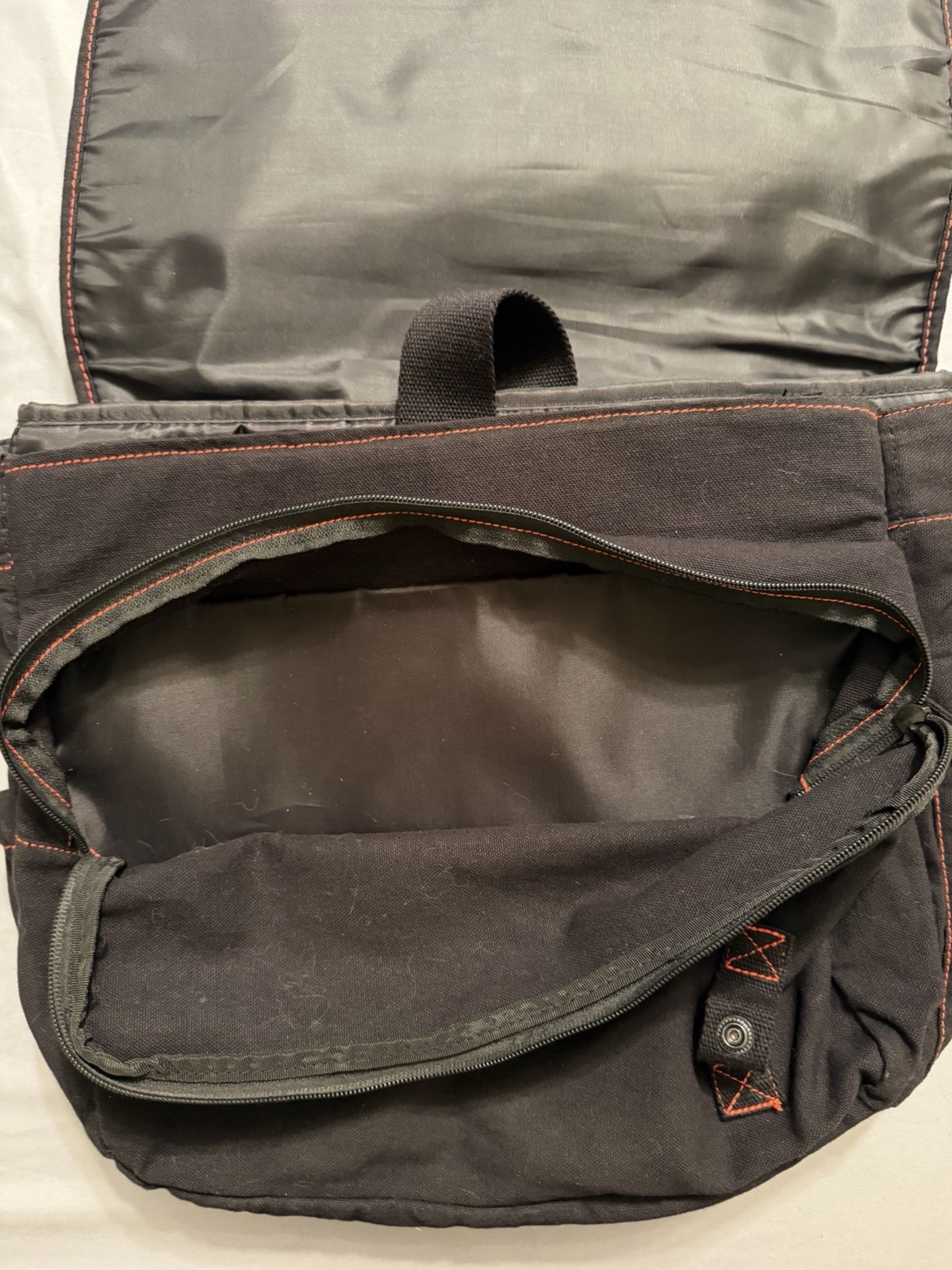 Resident Evil Capcom Collectors Edition Messenger Bag Black & Red 14 x 11 inches