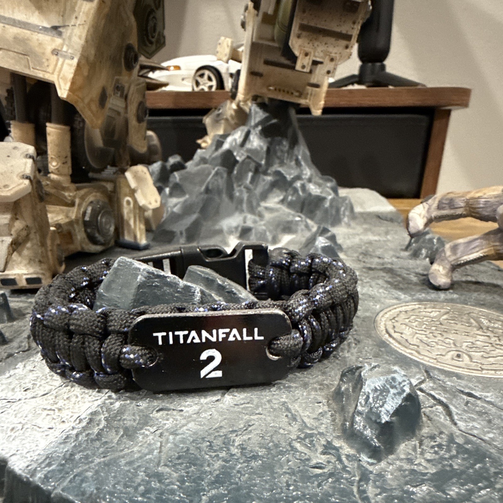 Titanfall 2 Collectible Mech Statue/Figure w/ Pilot & “TITANFALL 2” Bracelet