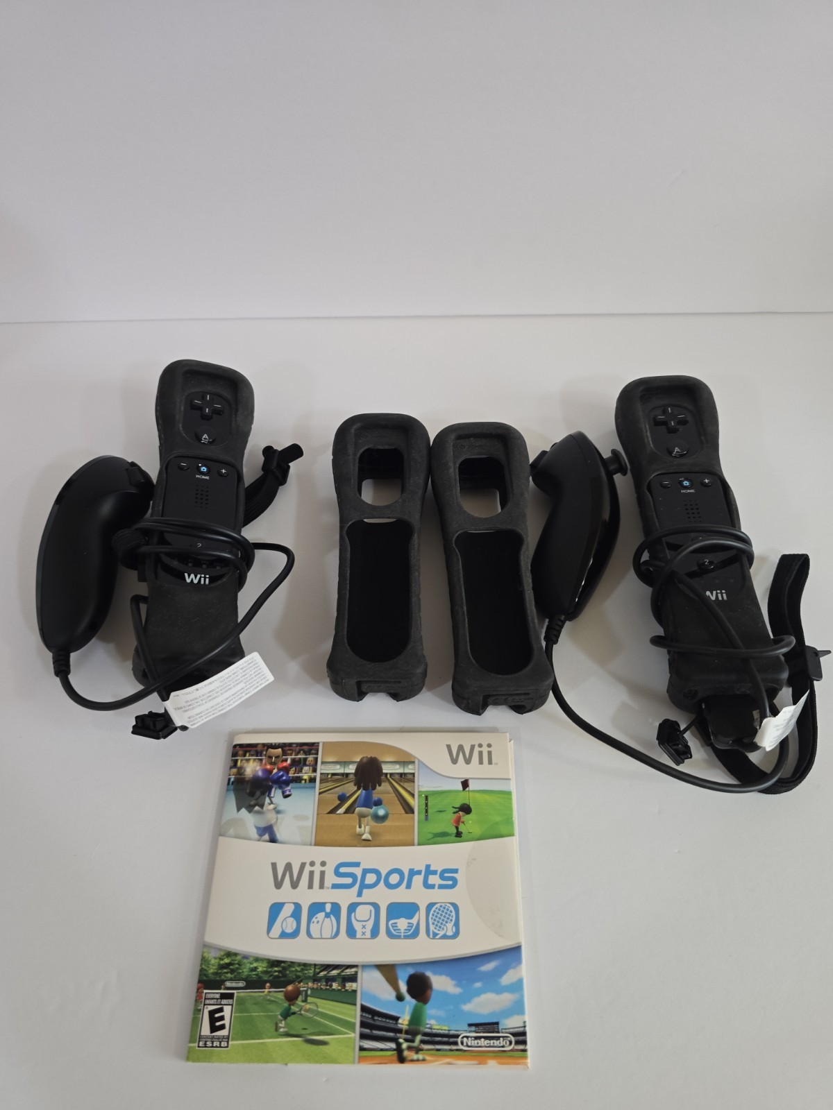 Nintendo Wii 2-Player Controller Bundle Black Remotes Nunchucks Wii Sports Nyko