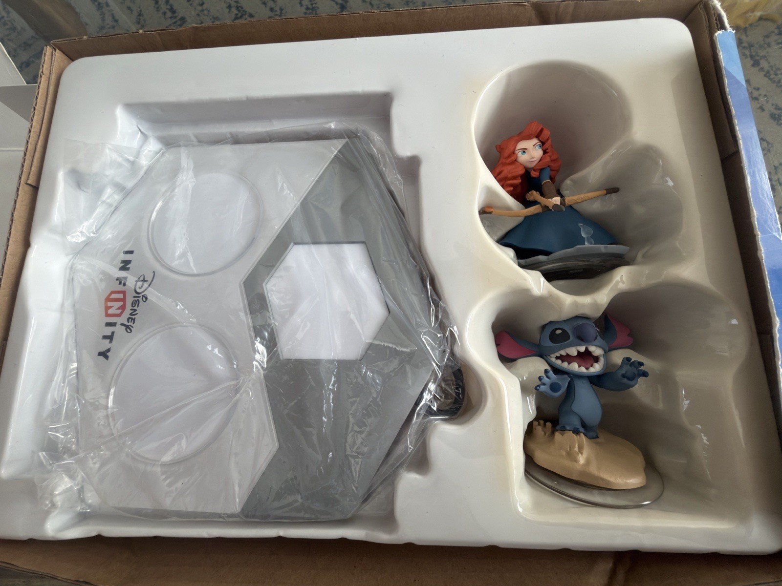 Disney Infinity 2.0 Edition Toy Box Starter Pack PS4 Merida & Stitch Figures