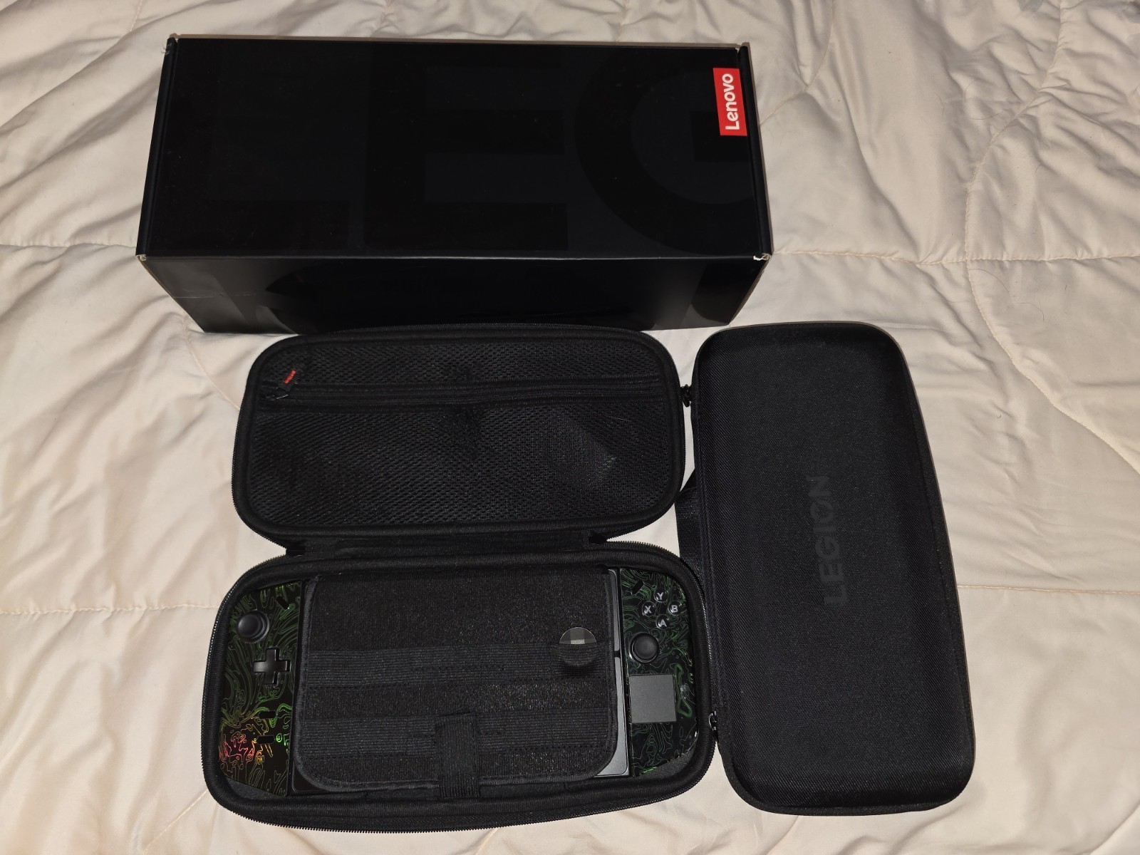 2TB Lenovo Legion Go AMD Ryzen Z1 Extreme 16GB RAM w/ Accessories – Very Good