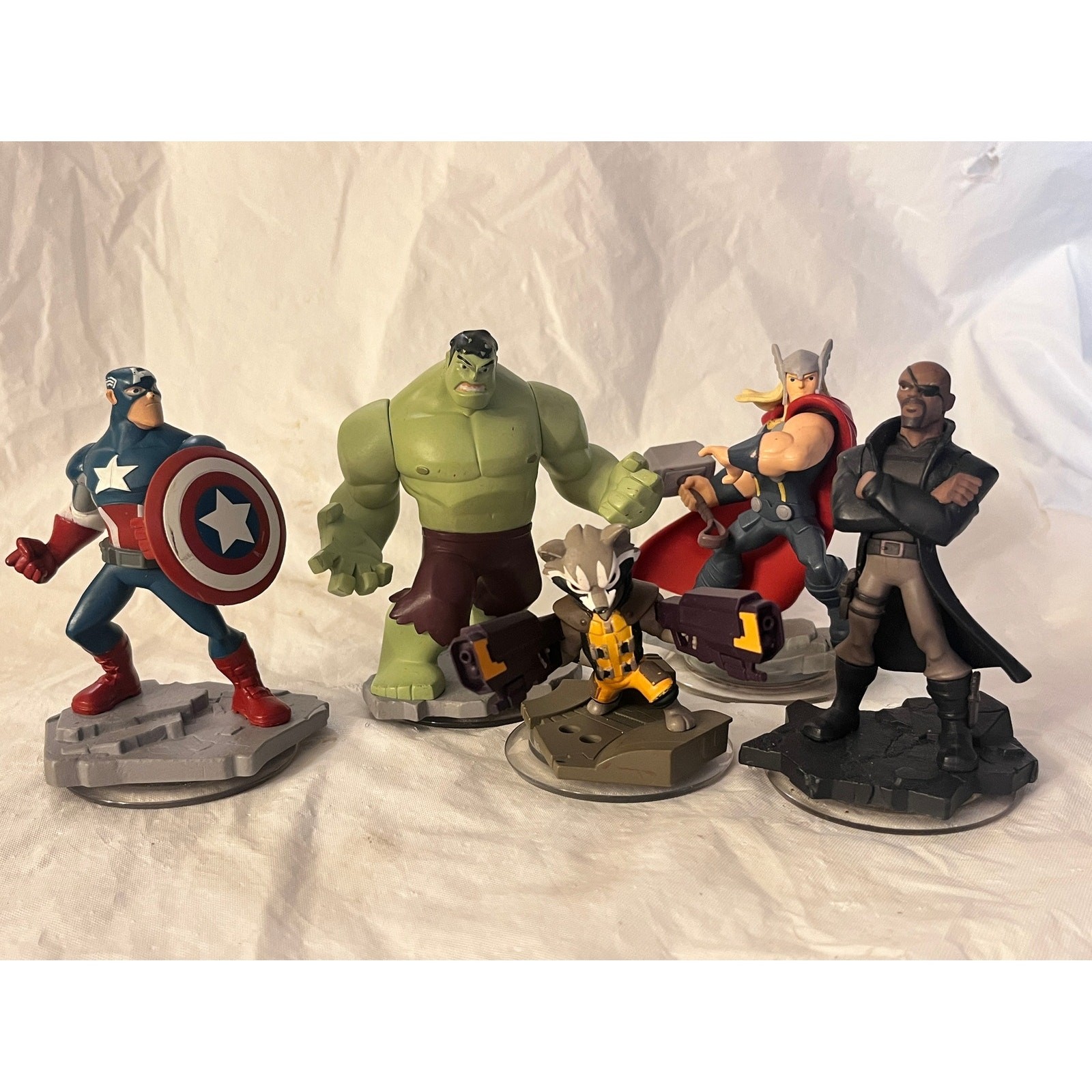 Disney Infinity 2.0 Marvel’s The Avengers Lot of 5 – Captain America Thor Hulk