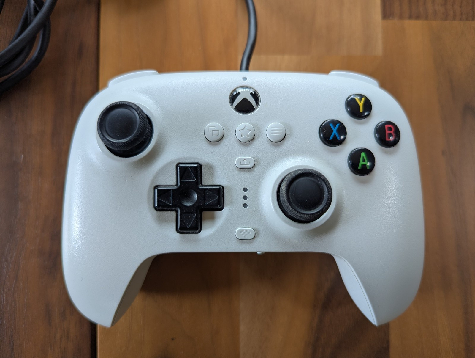 8BitDo Ultimate Wired Controller for Xbox (PC/Android/Apple/Switch) – WHITE