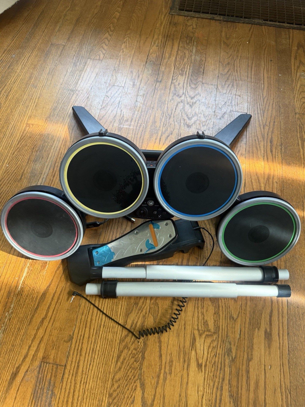 Harmonix Wireless Rock Band Drum Set for PlayStation W/Pedal and Mic