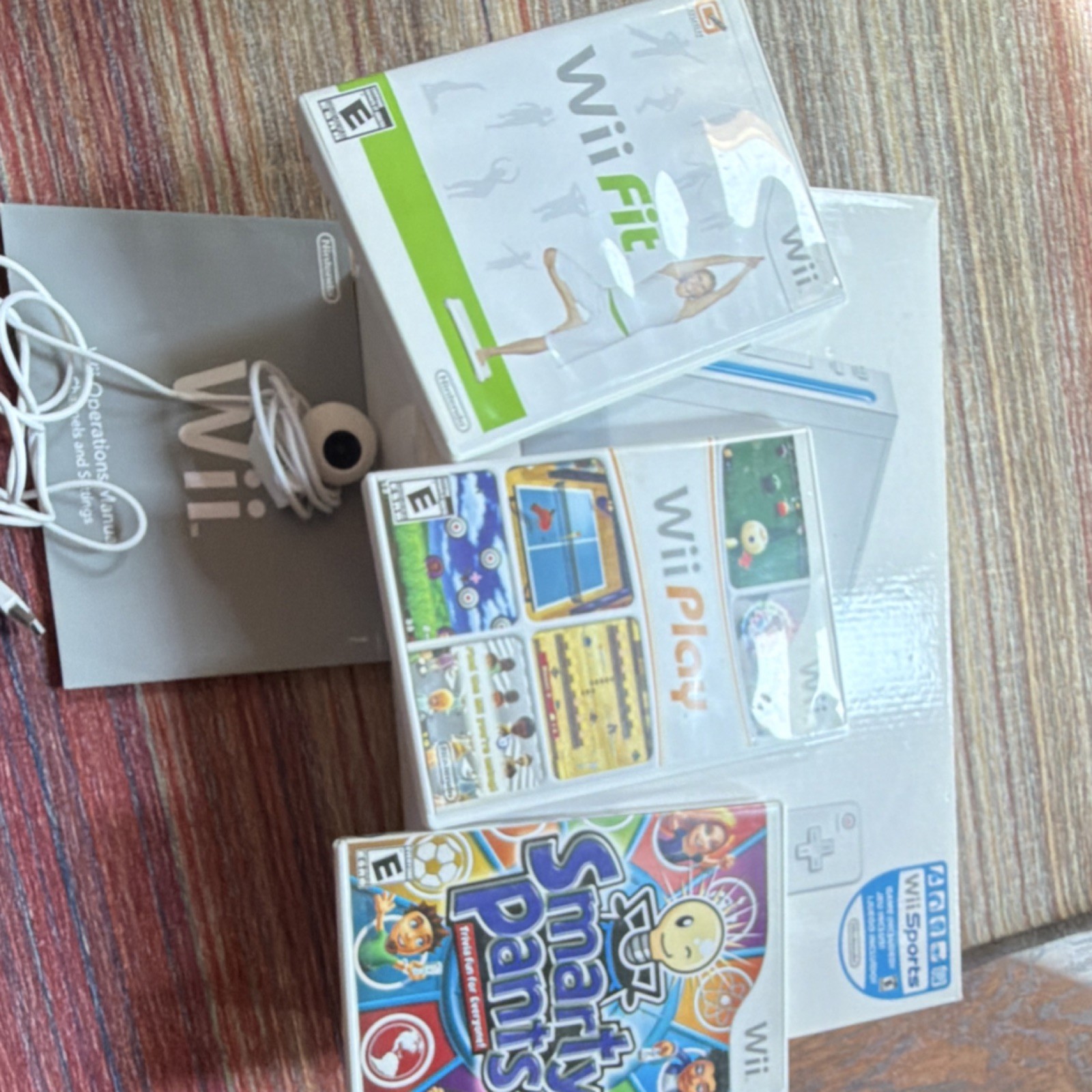 Nintendo Wii Console Bundle w/ 2 Remotes, Nunchuk, Cables & Games Wii Sports