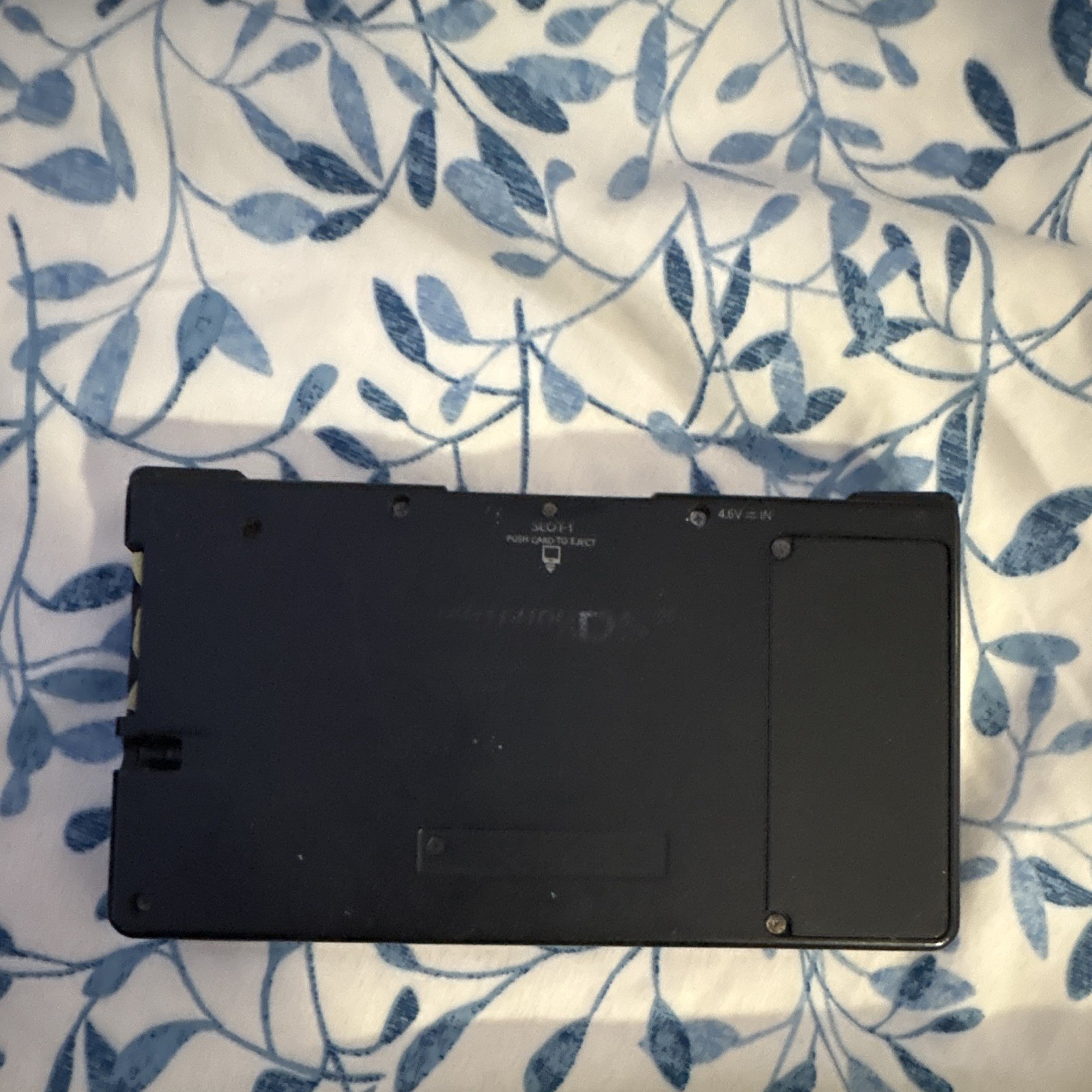 Nintendo DSi Black Dual Screen Handheld, Region Free, 256MB (TWL-001)