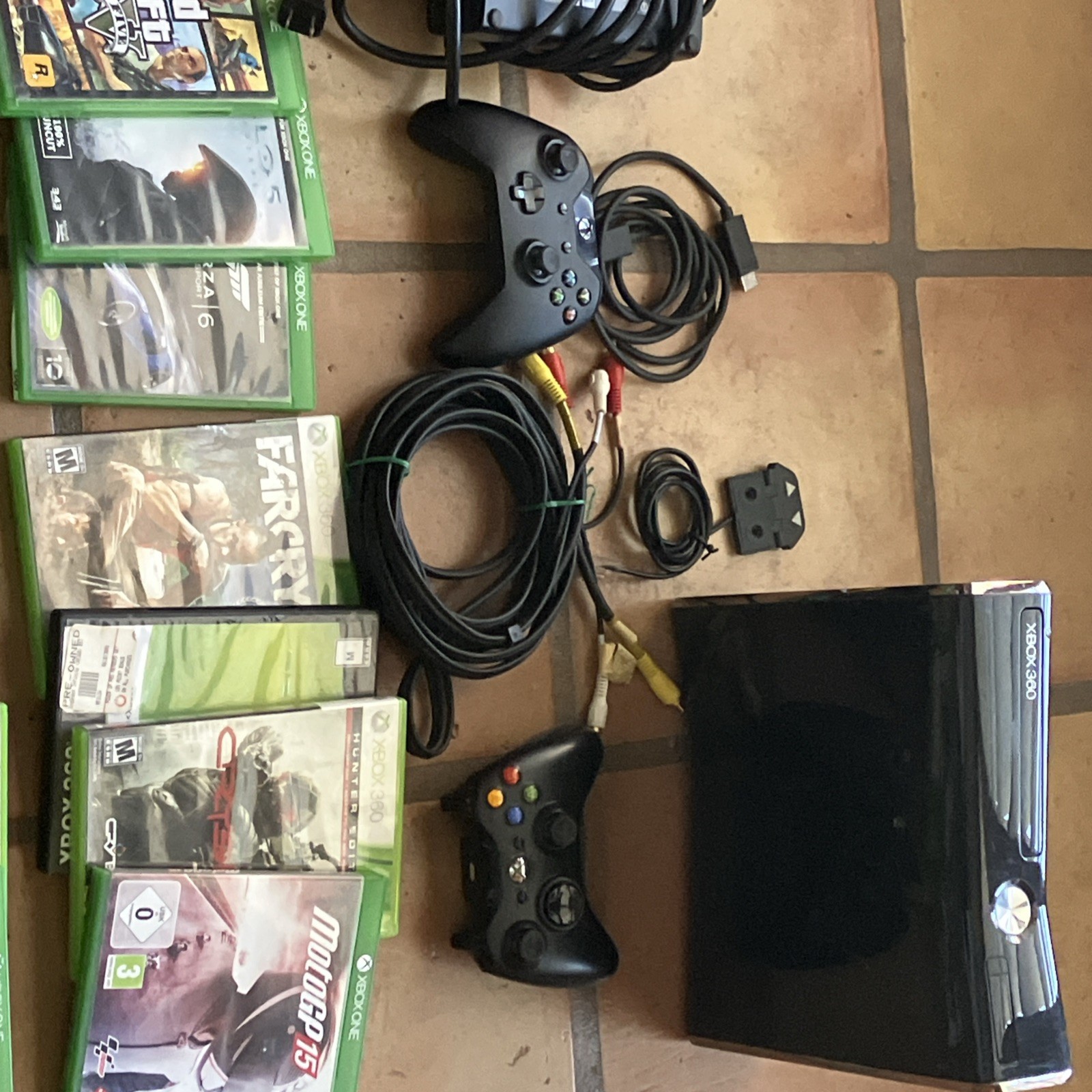 Microsoft XBox 360 S Console Model 1439 250gb Kinect Bundle Used With 12 Games