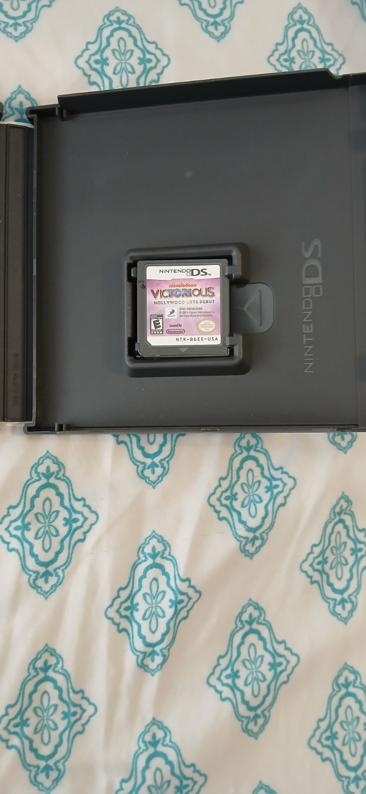 D3 Publisher Victorious: Hollywood Arts Debut Nintendo DS 2011 w/Manual, Tested.