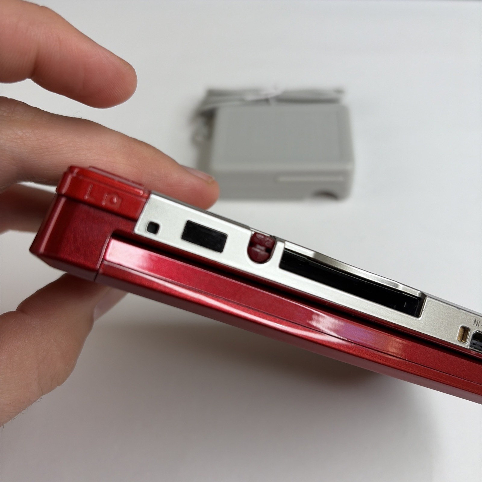 Nintendo 3DS System – Red Region USA, Charger US Model