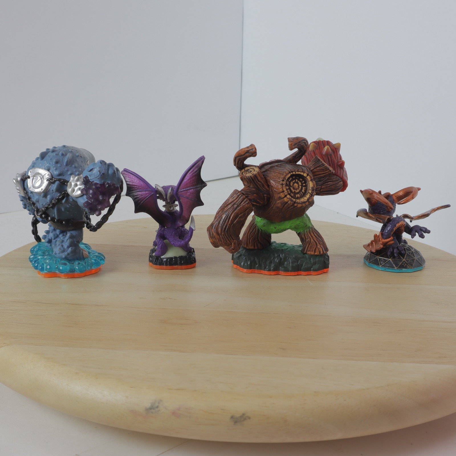 Skylanders Mixed Lot of 22 Figures, Vehicles and Magic Items – Mostly Untested