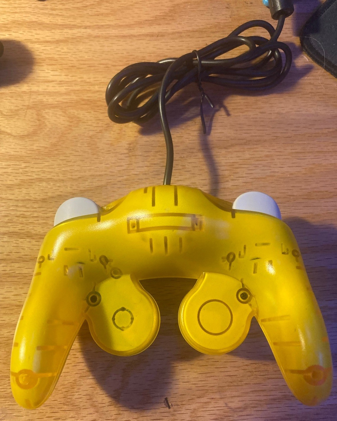 Nintendo GameCube Controller – Glow In The Dark/Yellow/Clear Yellow