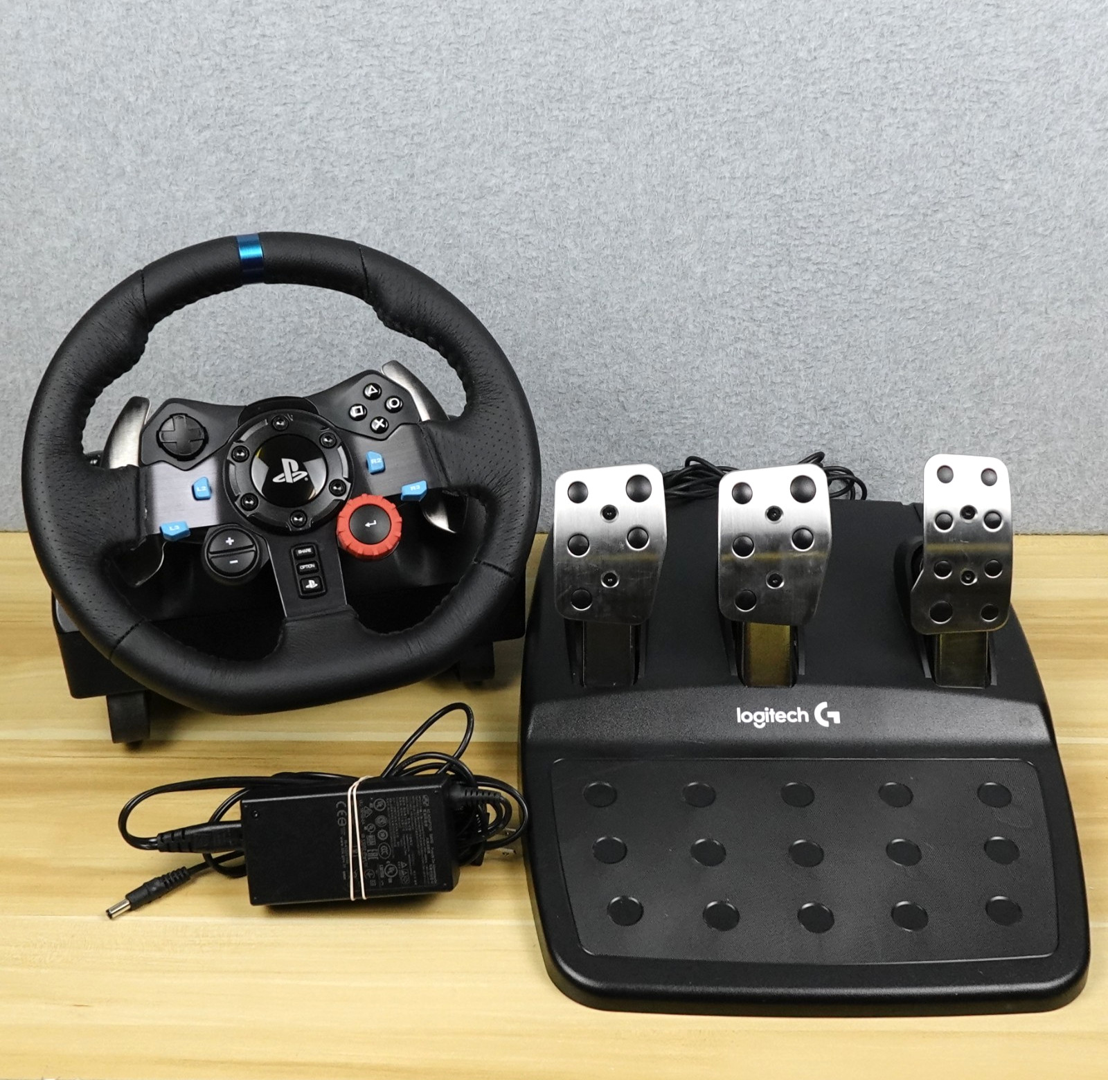 Logitech G29 Driving Force Black Racing Wheel And Pedals Set Good