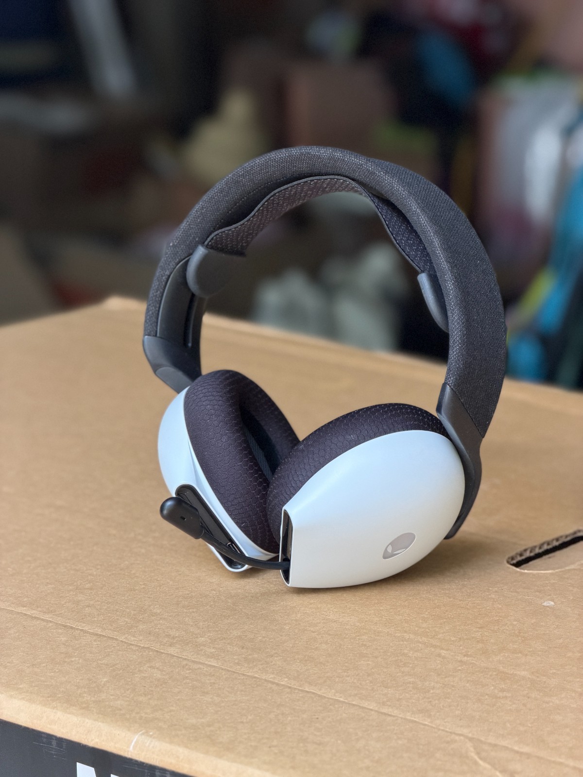 Alienware Tri-Mode Wireless Gaming Headset AW725H – Wired/Wireless, Bluetooth 5.
