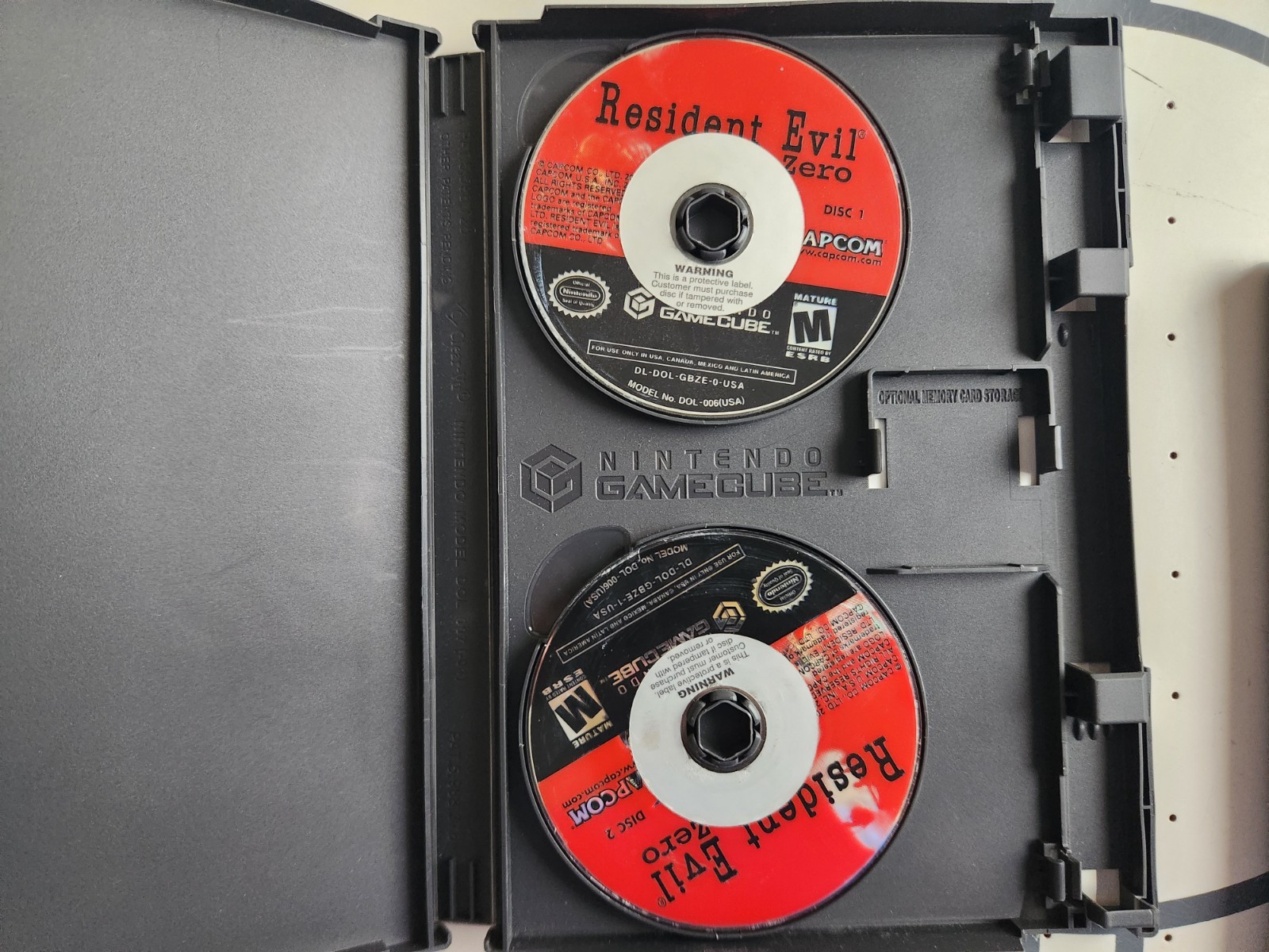 Capcom Resident Evil Zero & Resident Evil 4 Lot w/ Manuals Nintendo GameCube