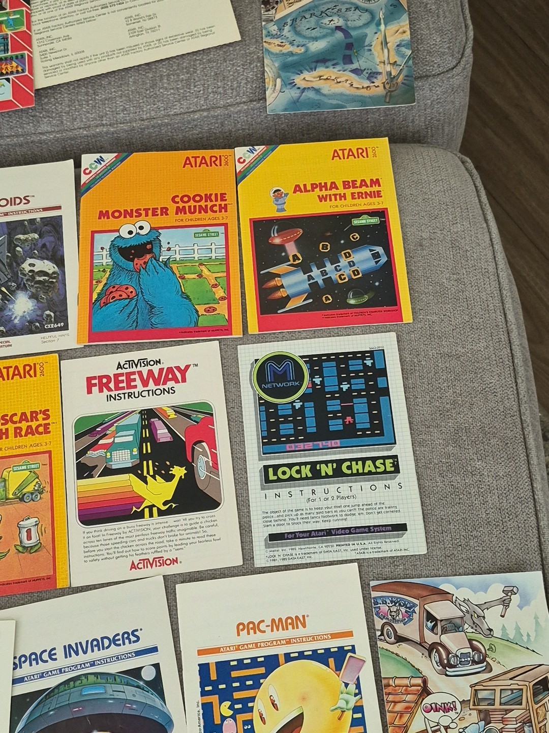 Huge Lot Of Atari 2600 Manuals & Catalogs Vintage Assorted. Good Condition.