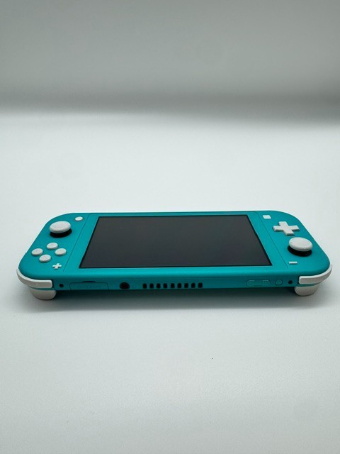 Nintendo Switch Lite – Teal – 32GB – Excellent Condition – Cases & Charger