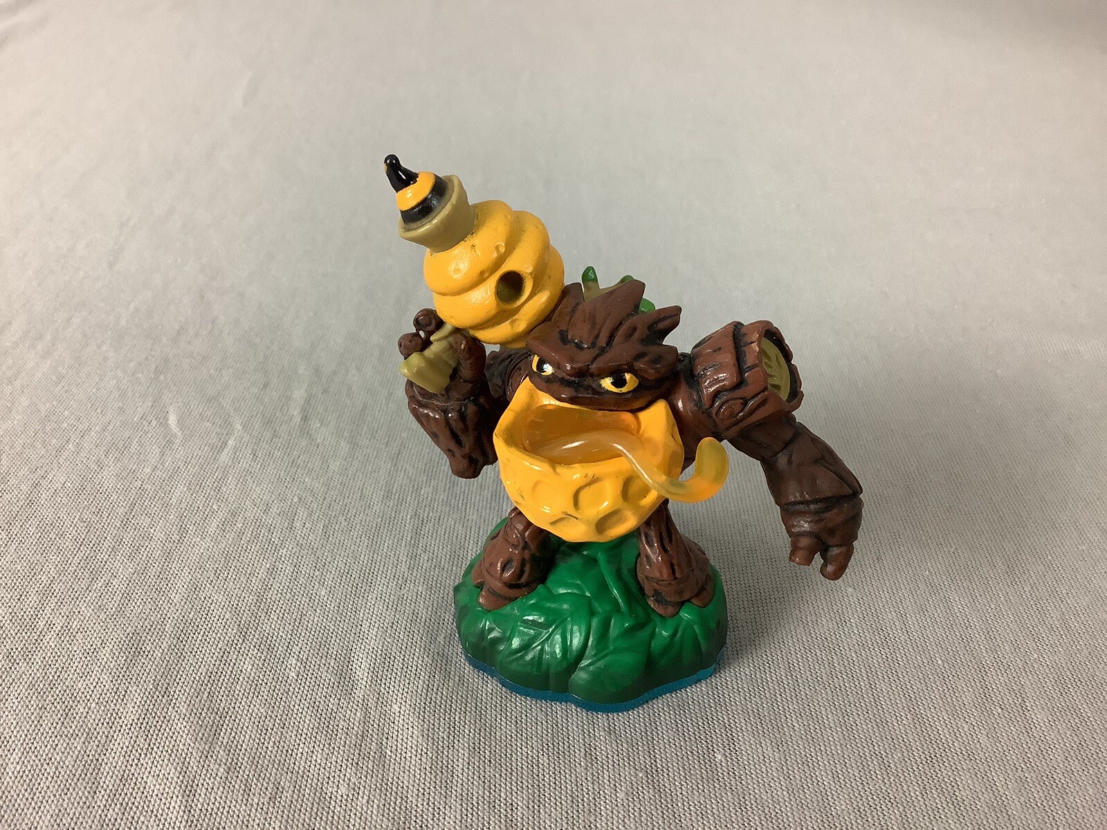 Skylanders Swap Force – Bumble Blast Figure – Life Element – Blue Base