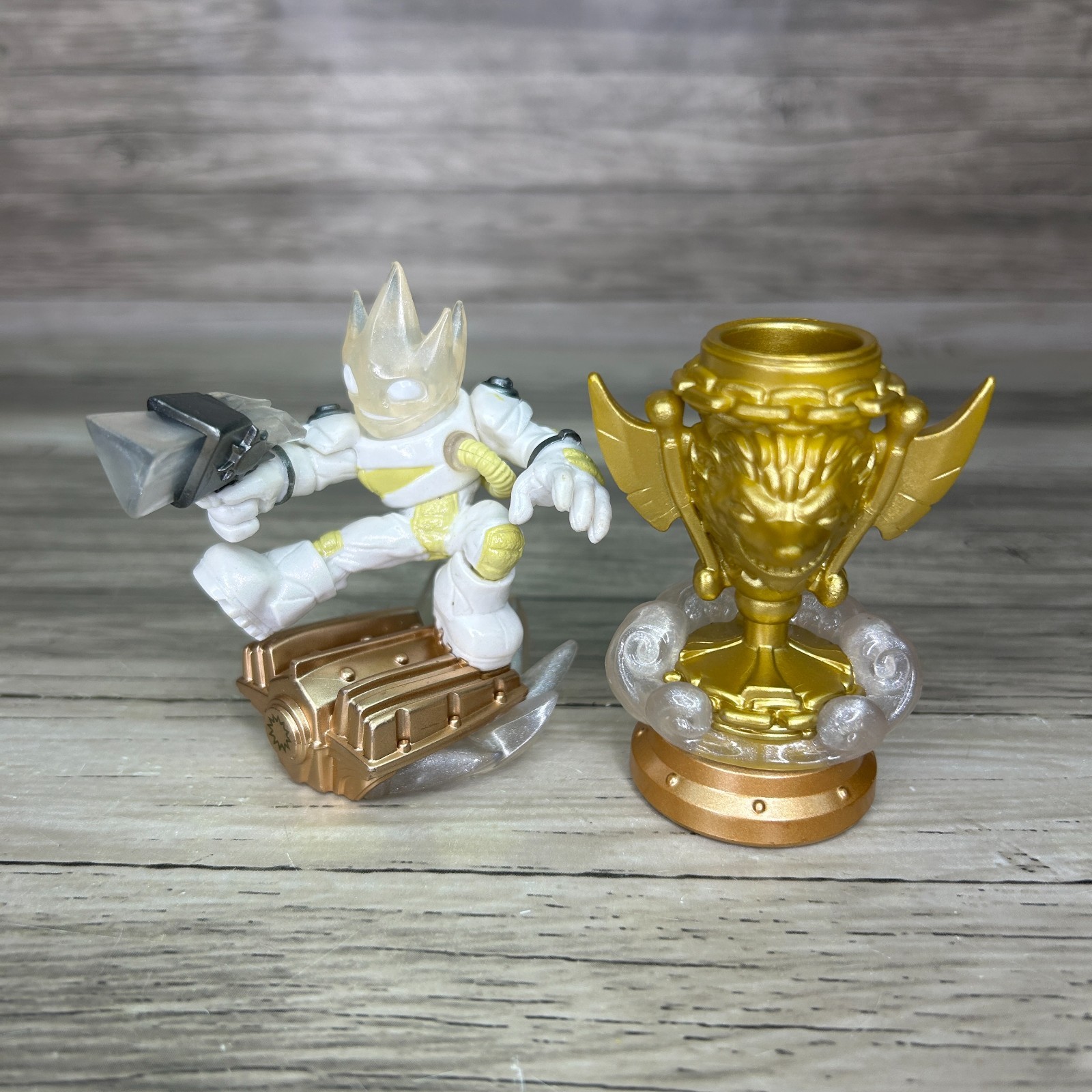 Skylanders SuperChargers Sky Racing Astroblast Trophy