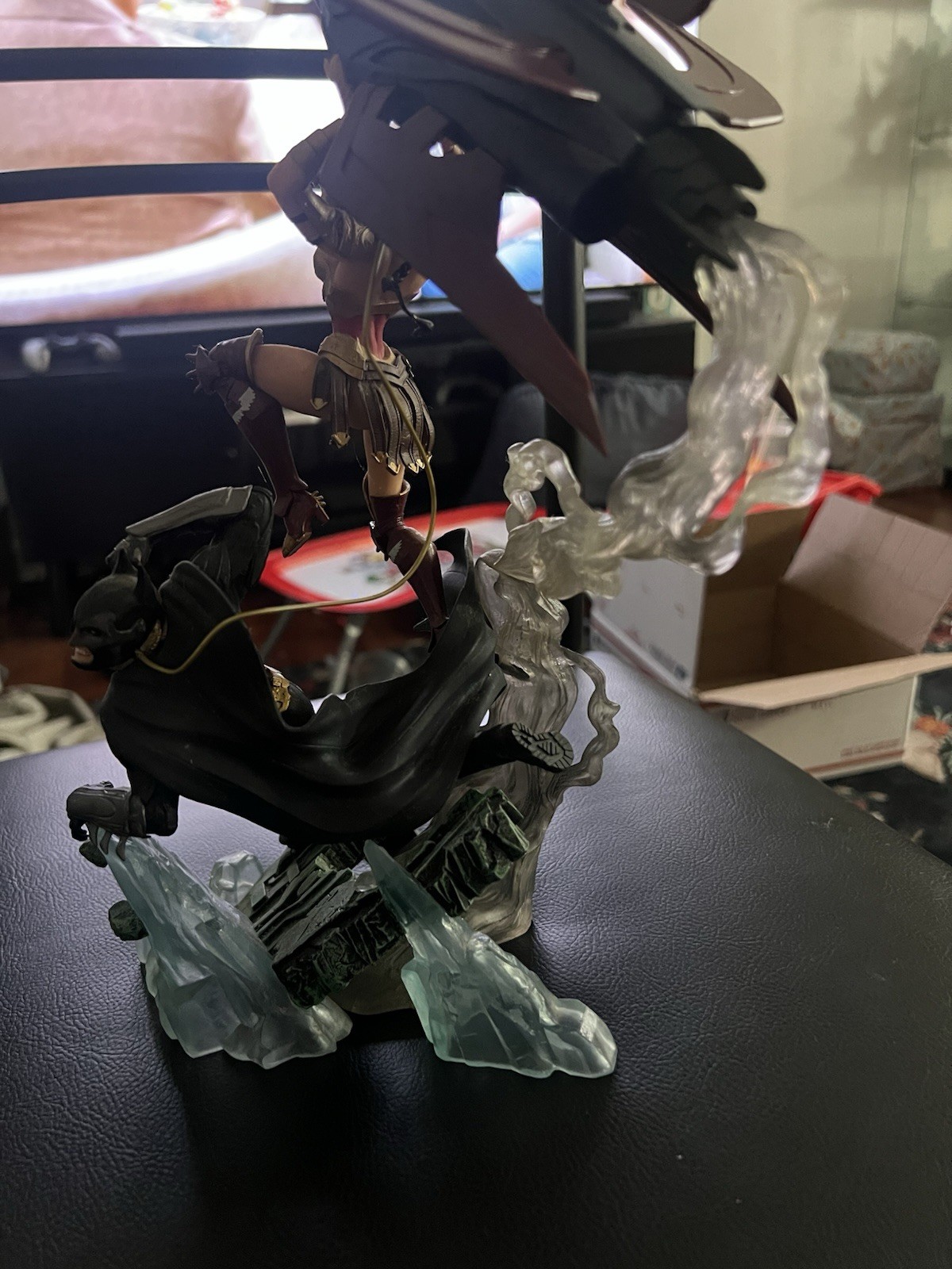 Injustice: Gods Among Us Collector’s Edition PS3 2013 Batman Wonder Woman Statue