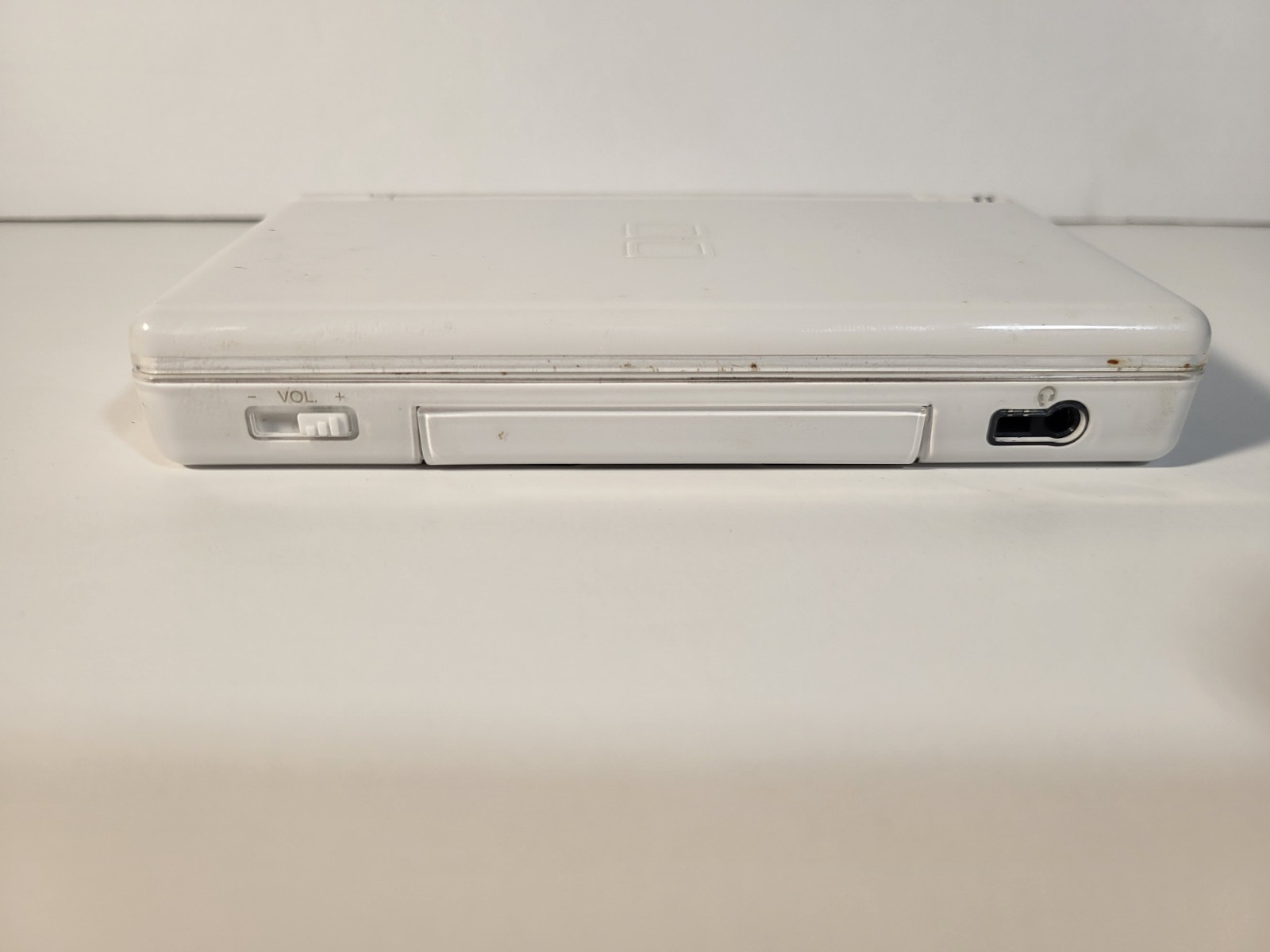 Nintendo DS Lite Handheld with Charger and Mario Bros USG-001 FULLY WORKING