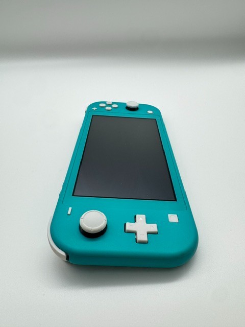 Nintendo Switch Lite – Teal – 32GB – Excellent Condition – Cases & Charger