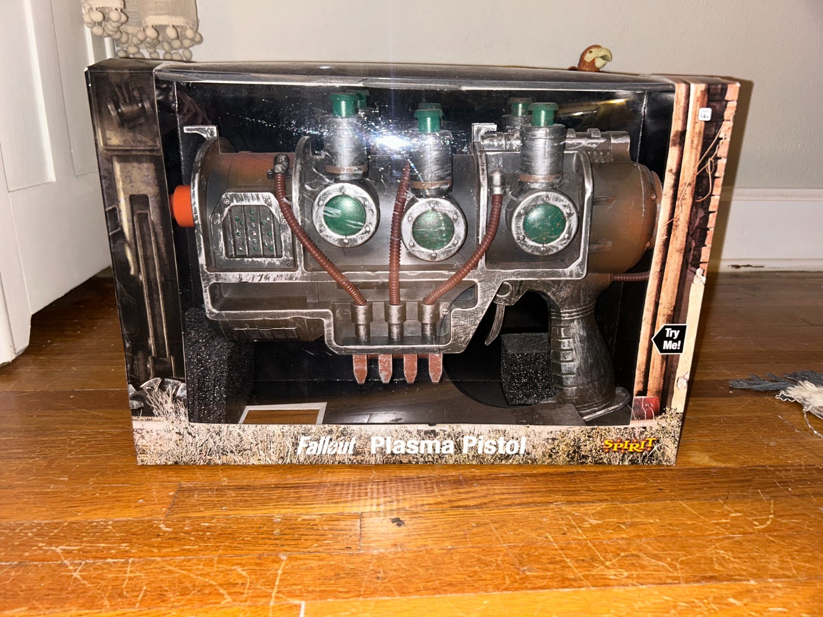 Fallout plasma Pistol with box Spirit Of Halloween