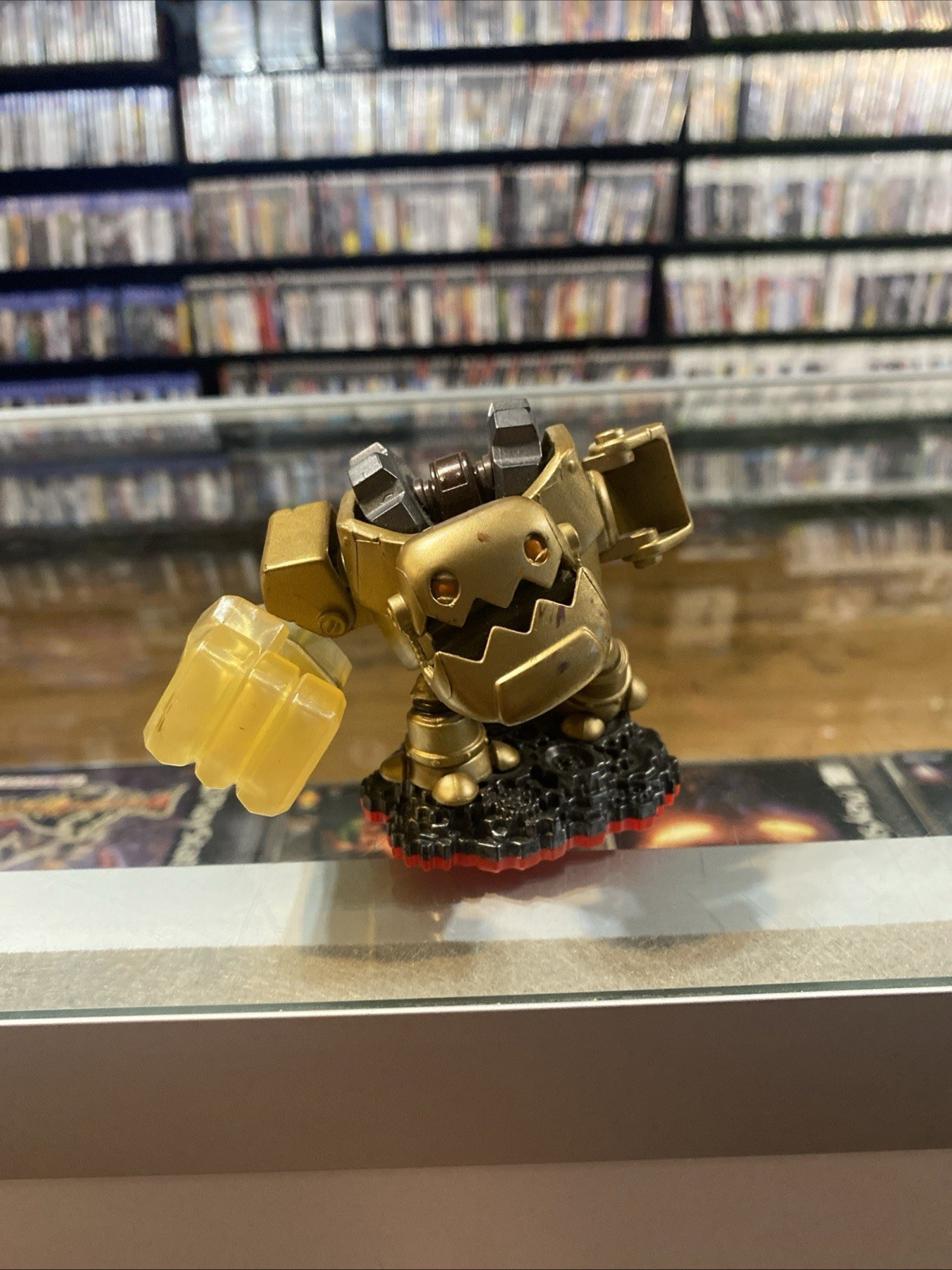 Skylanders Trap Team Legendary Jawbreaker Trap Master Figure