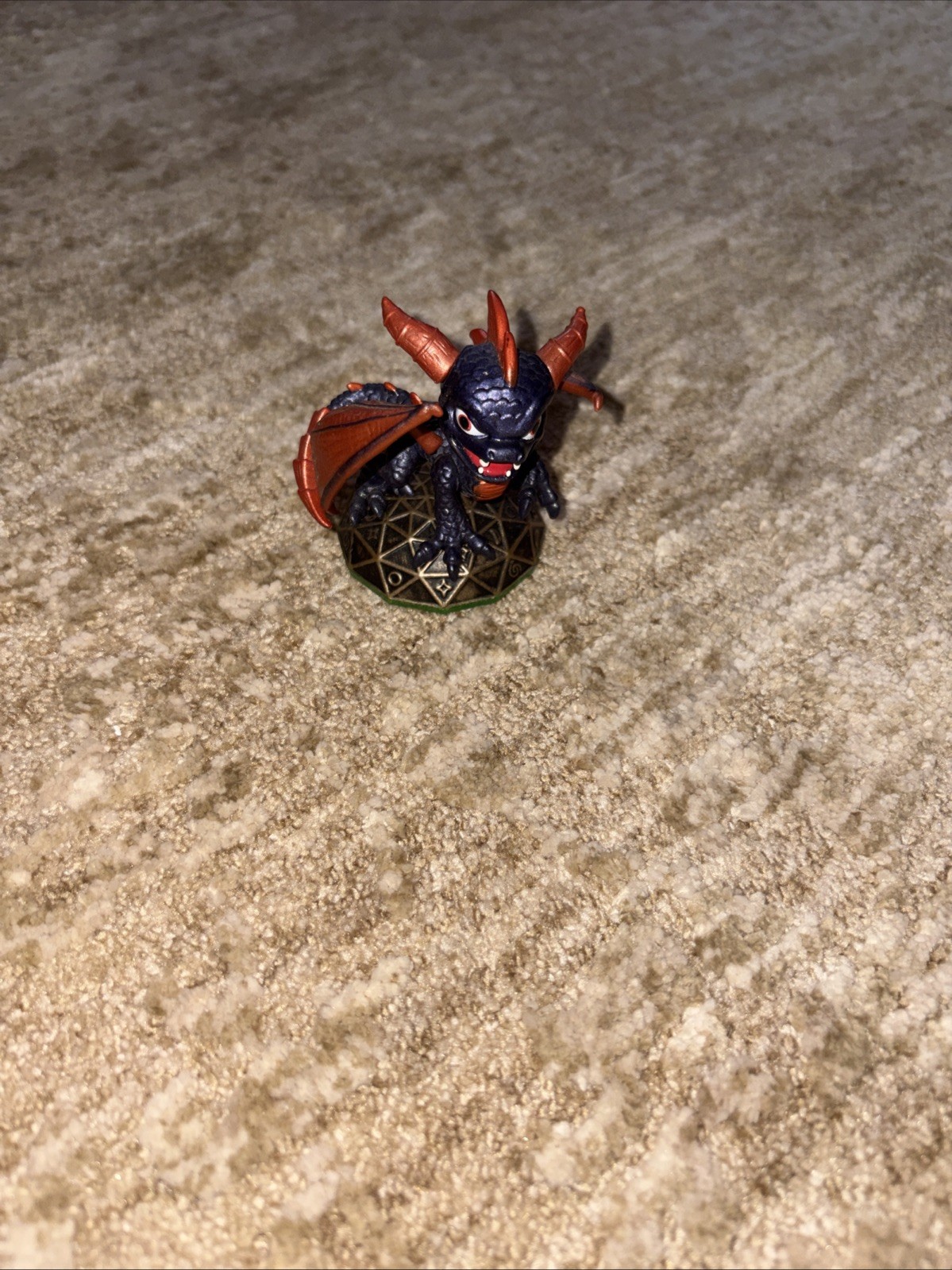 2011 Skylanders Spyro’s Adventure Legendary Dark Spyro Dragon Series 1 Figure