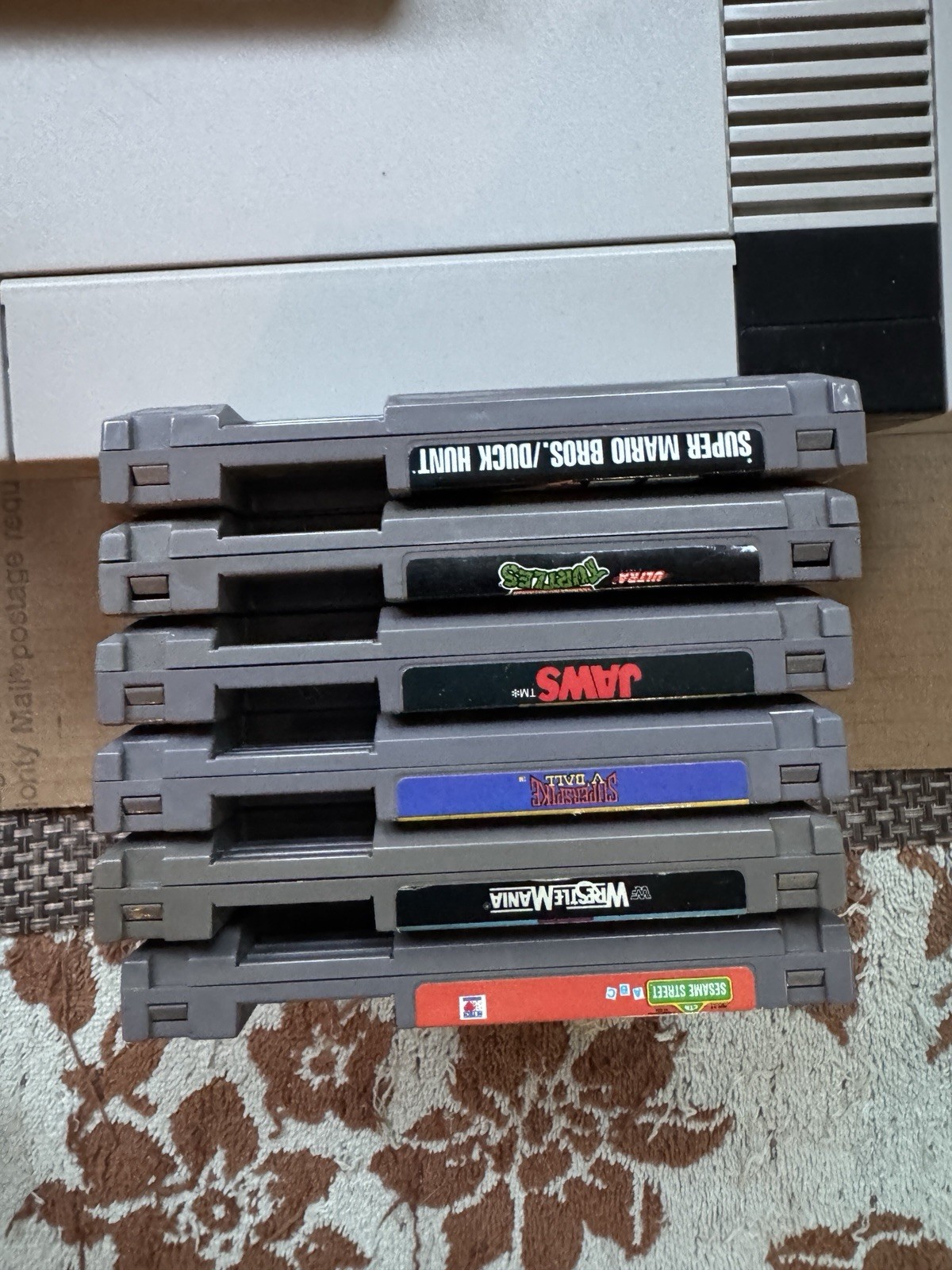 Nintendo NES Console Bundle Lot w/ Zapper, 2 Controllers, 6 Games & Cables
