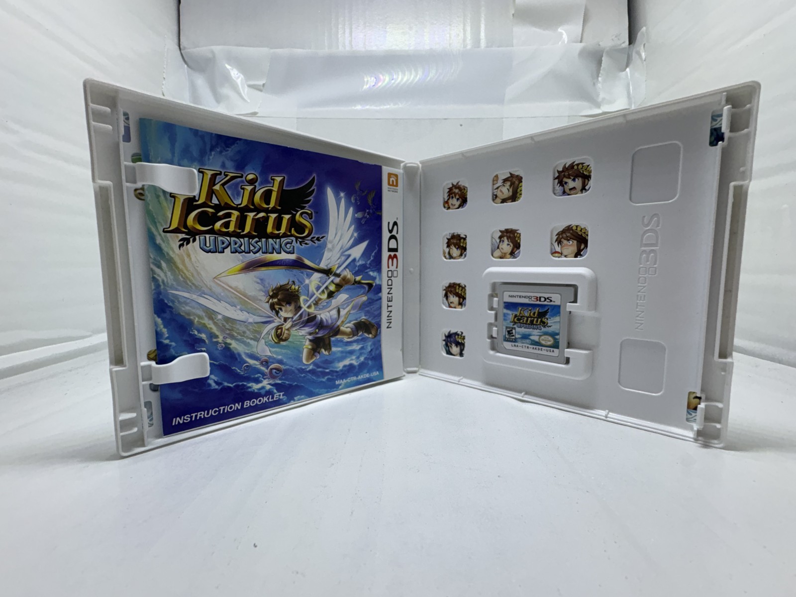 Kid Icarus: Uprising Nintendo 3DS CIB